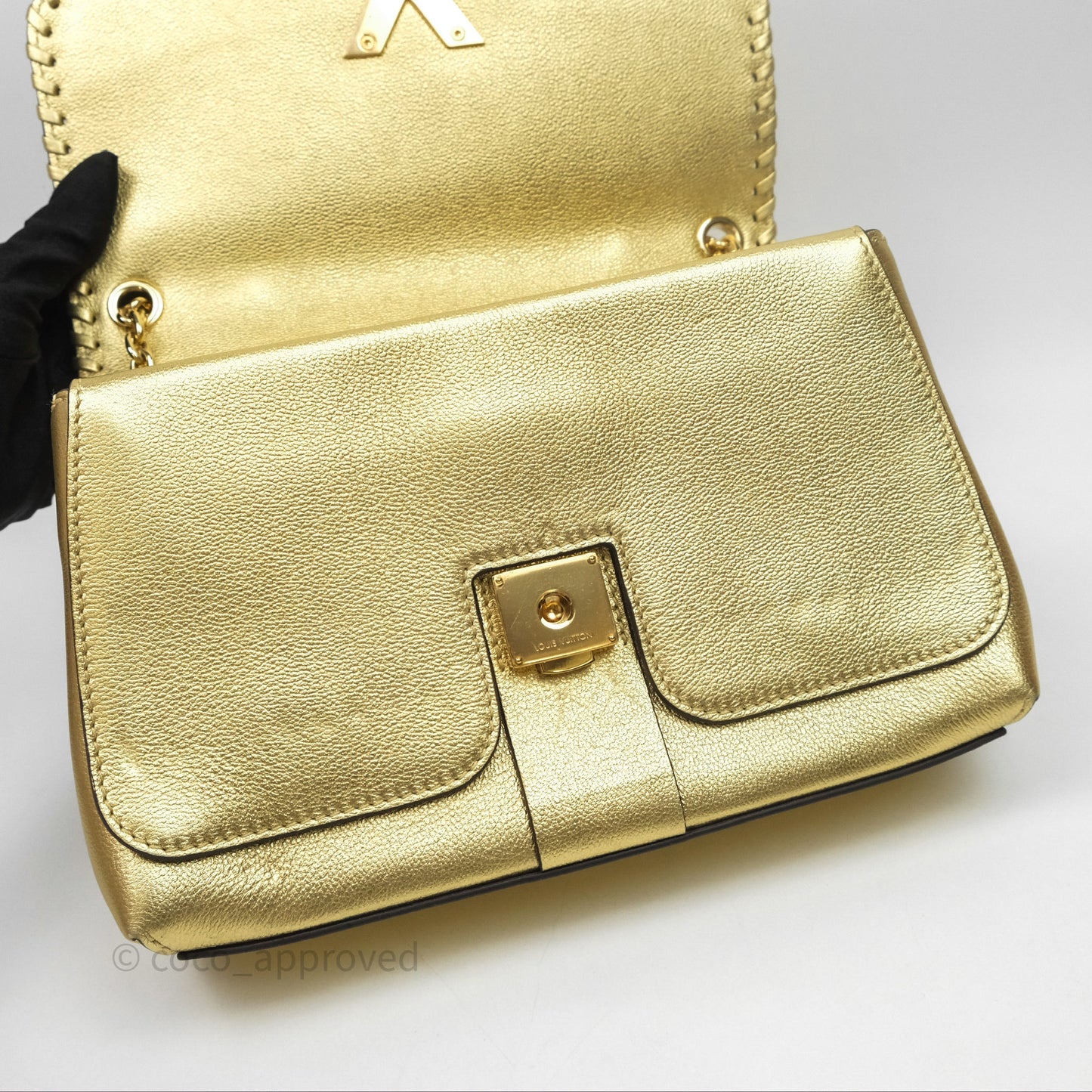 Louis Vuitton Very Chain Gold Bag Gold Hardware