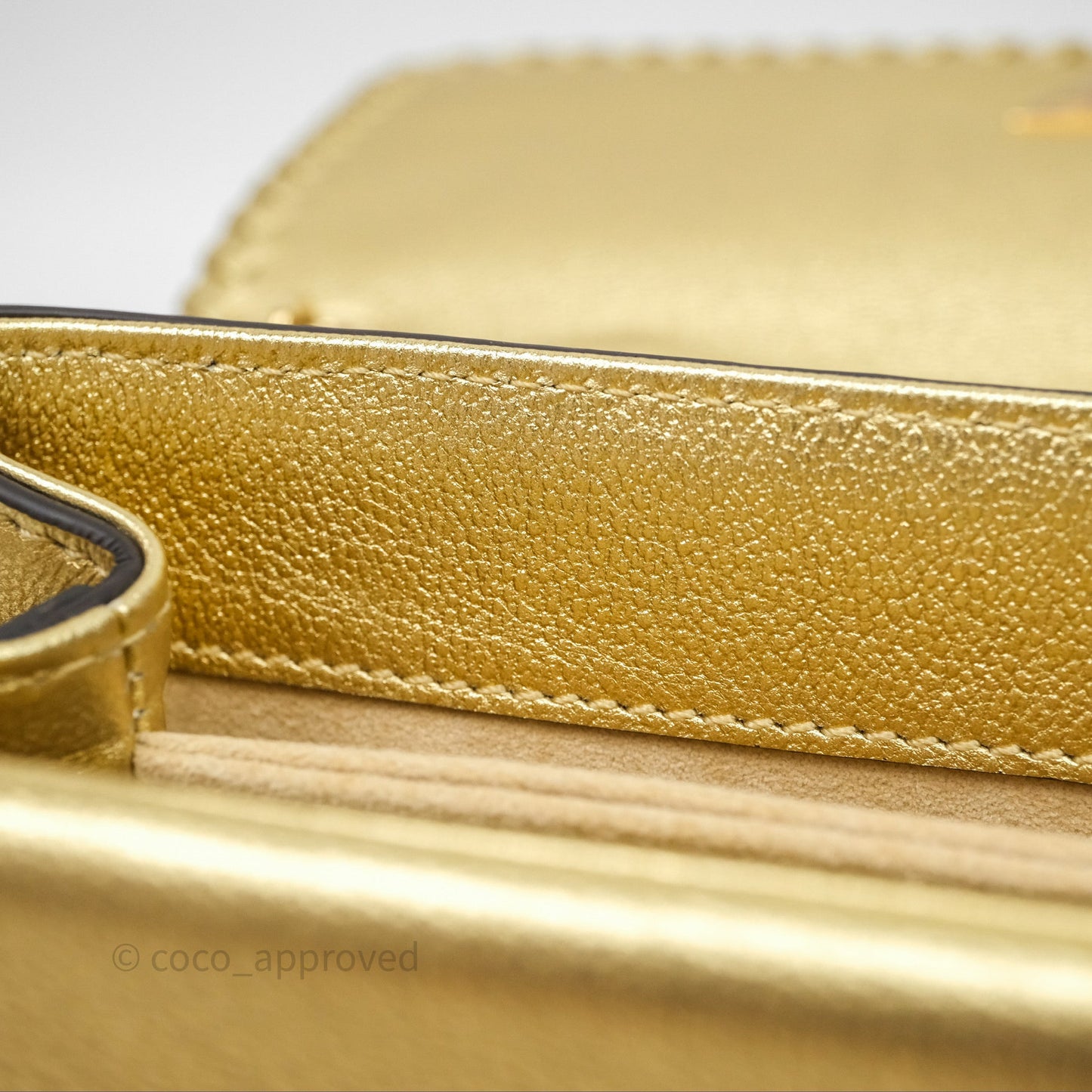 Louis Vuitton Very Chain Gold Bag Gold Hardware