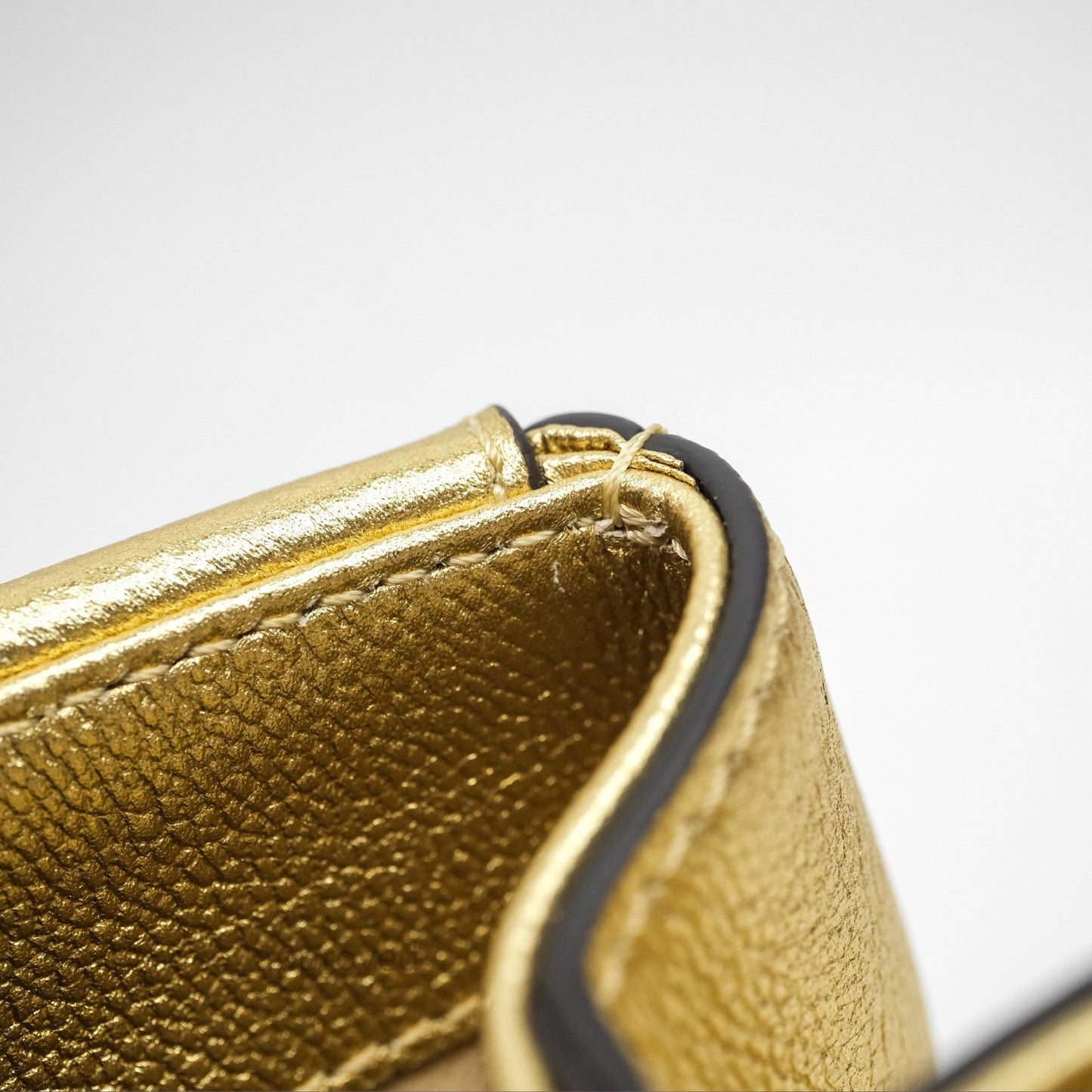 Louis Vuitton Very Chain Gold Bag Gold Hardware