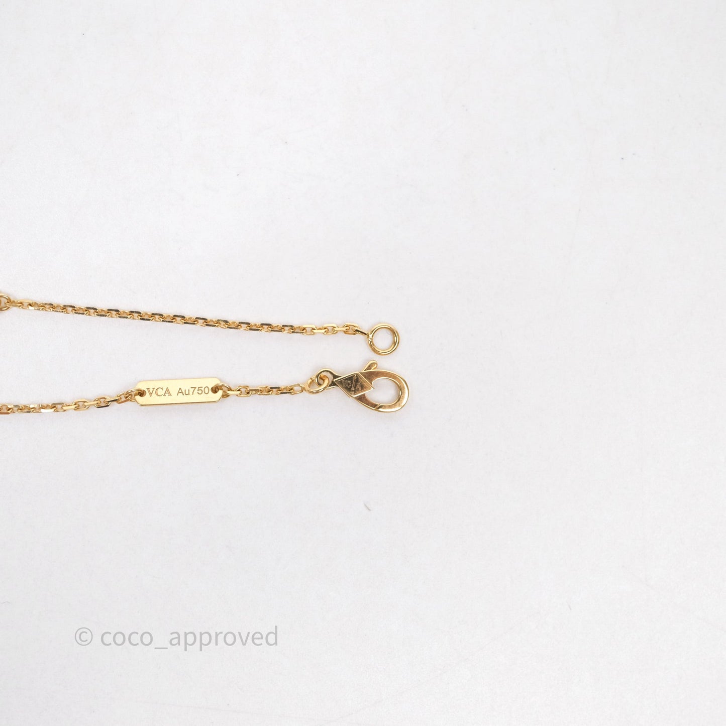 Van Cleef & Arpels Vintage Alhambra Pendant Malachite Yellow Gold
