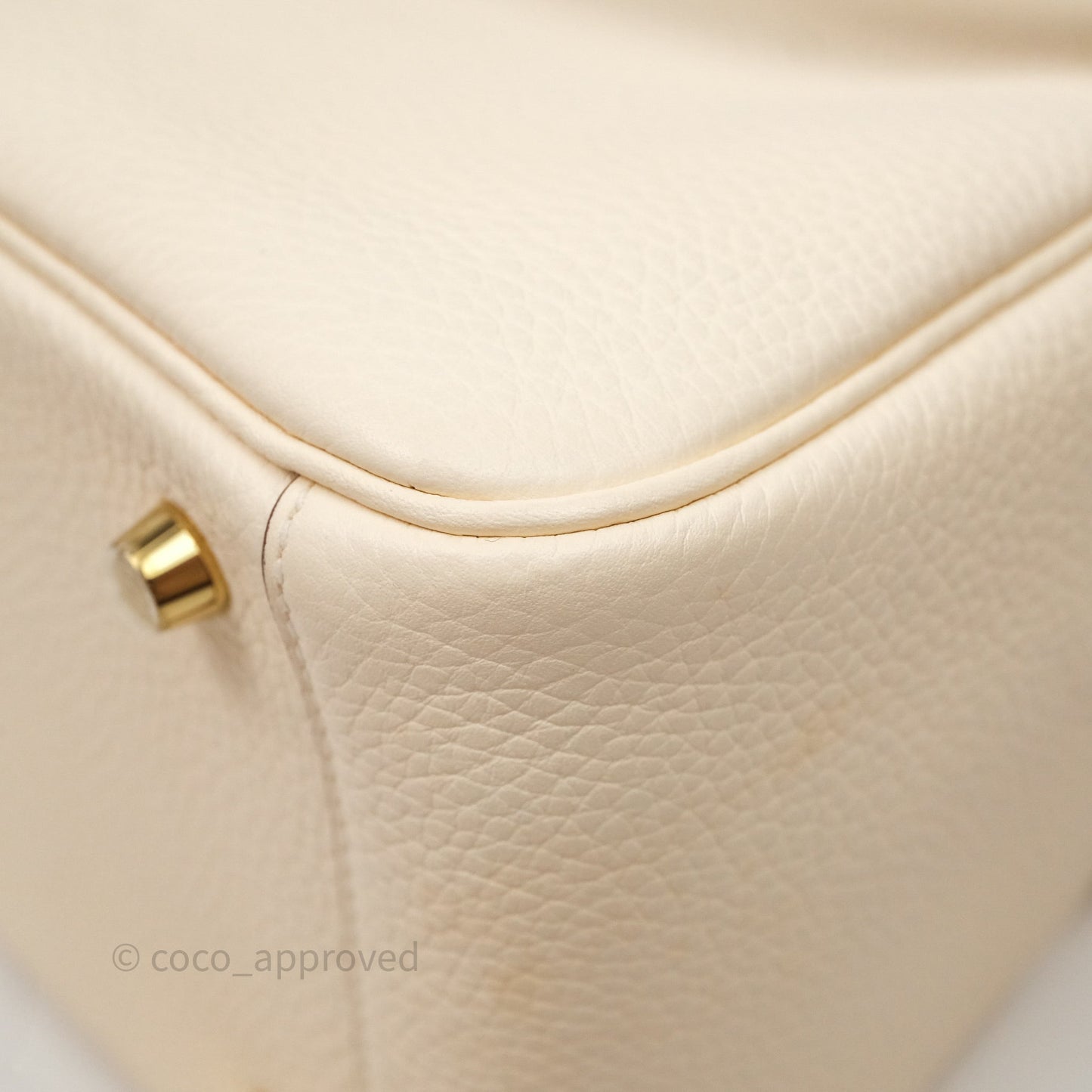 Hermès Lindy 26 Nata I2 Taurillon Clemence Gold Hardware