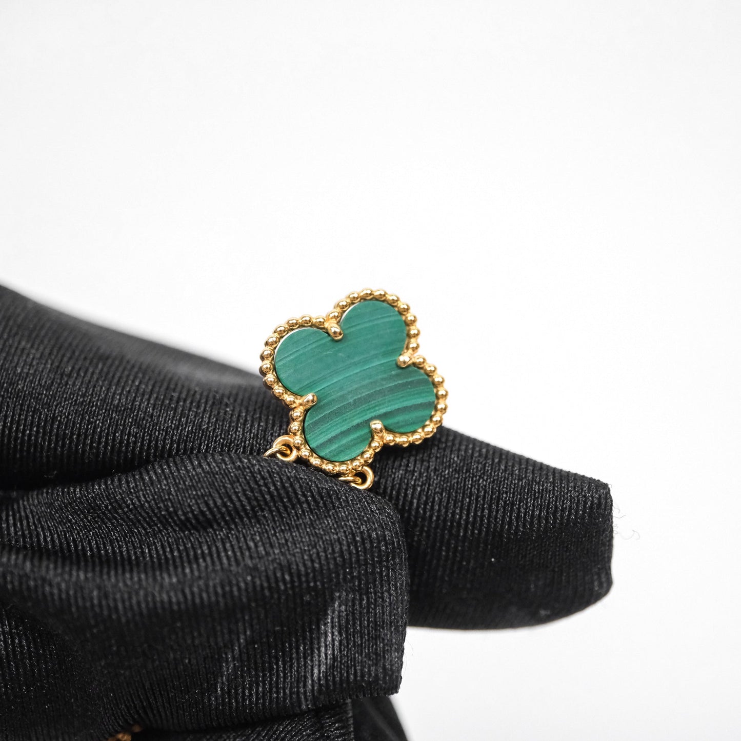 Van Cleef & Arpels Vintage Alhambra Pendant Malachite Yellow Gold