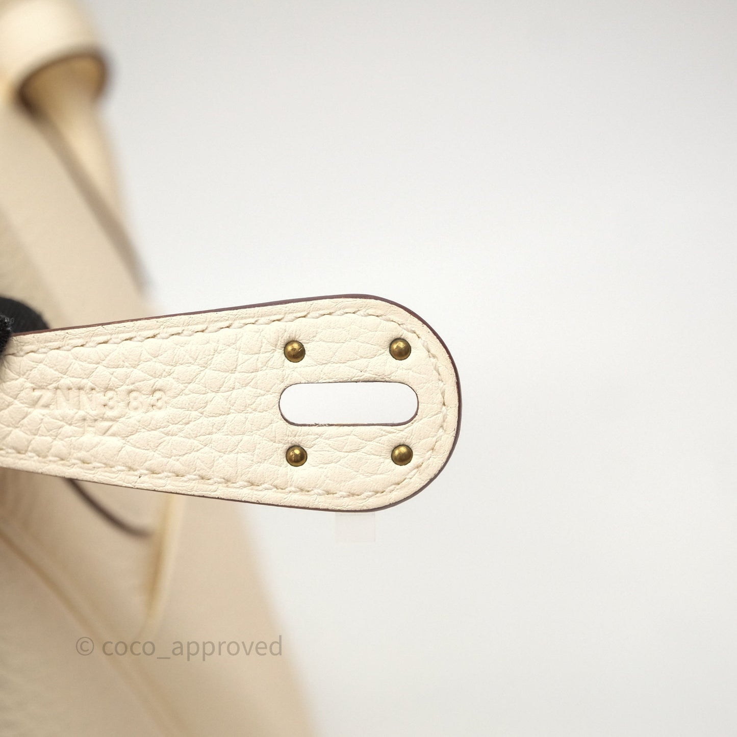 Hermès Lindy 26 Nata I2 Taurillon Clemence Gold Hardware