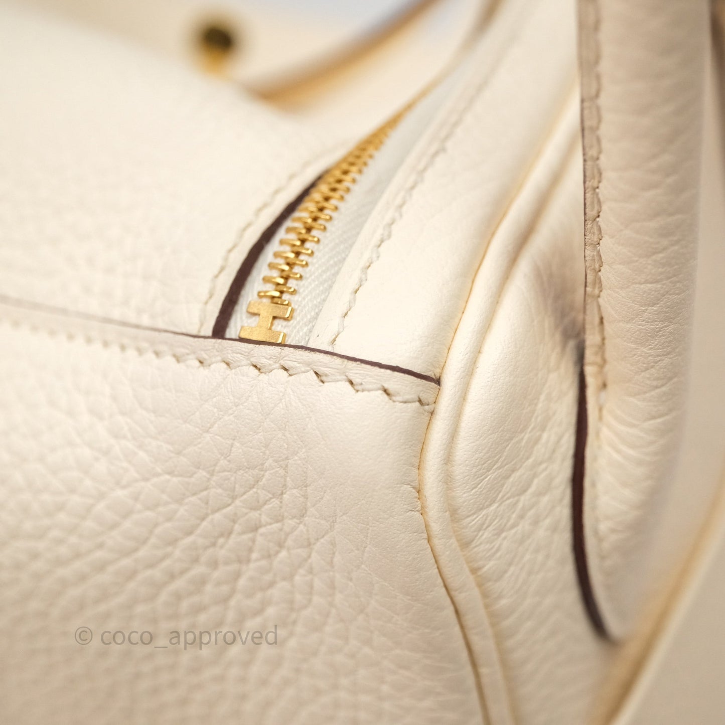 Hermès Lindy 26 Nata I2 Taurillon Clemence Gold Hardware