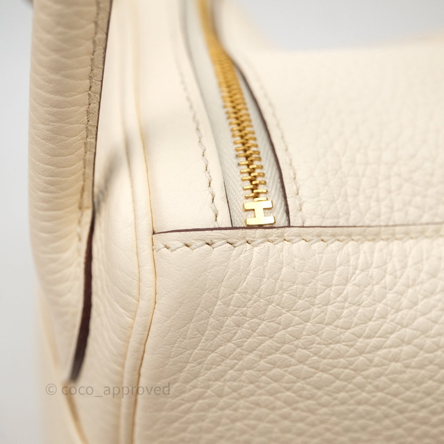 Hermès Lindy 26 Nata I2 Taurillon Clemence Gold Hardware