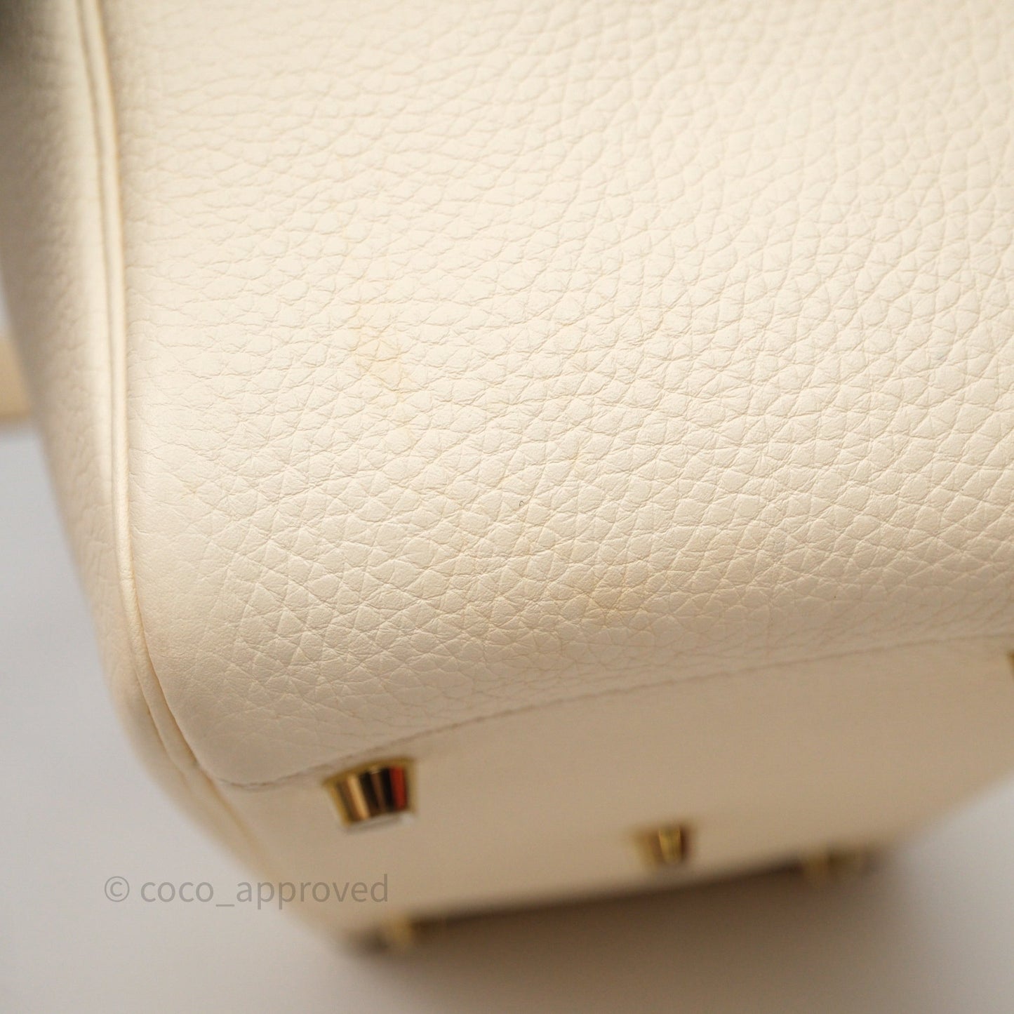 Hermès Lindy 26 Nata I2 Taurillon Clemence Gold Hardware