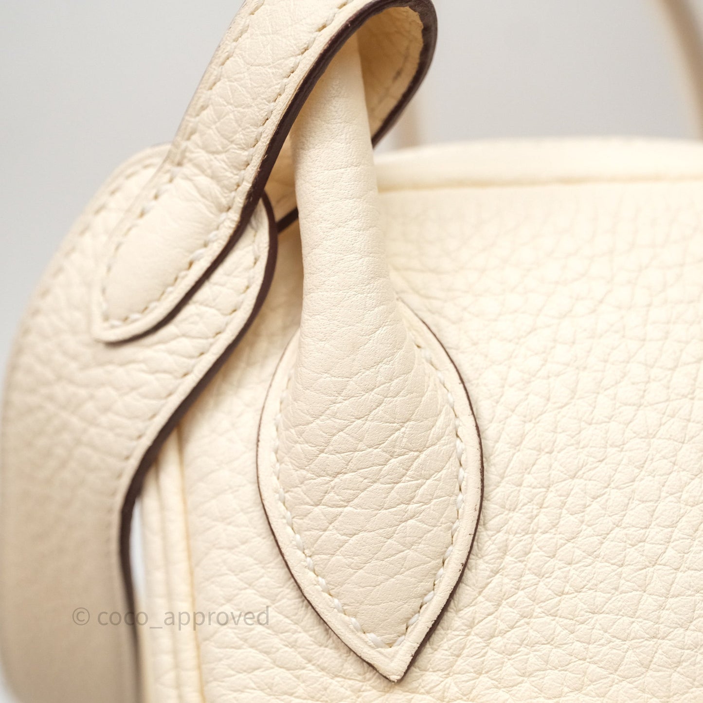 Hermès Lindy 26 Nata I2 Taurillon Clemence Gold Hardware