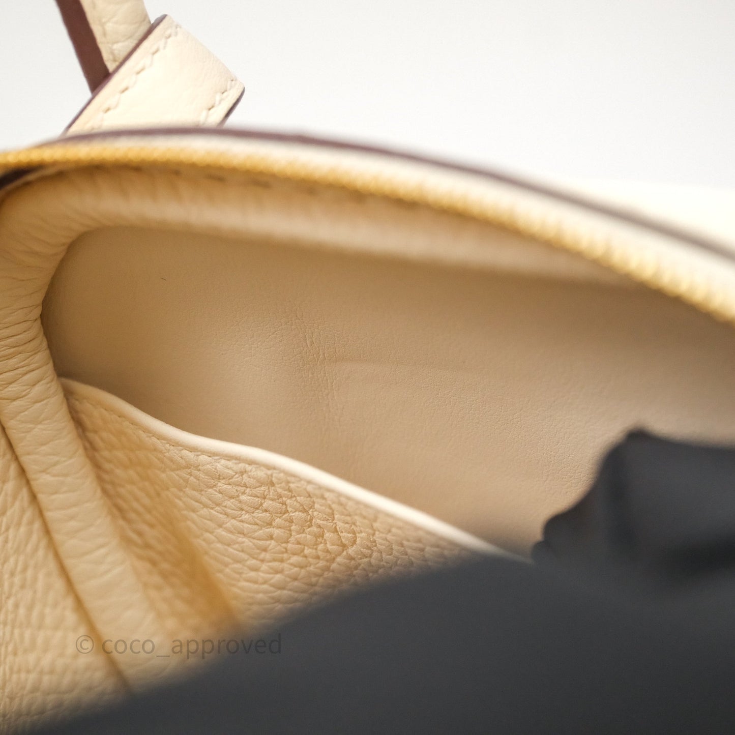 Hermès Lindy 26 Nata I2 Taurillon Clemence Gold Hardware