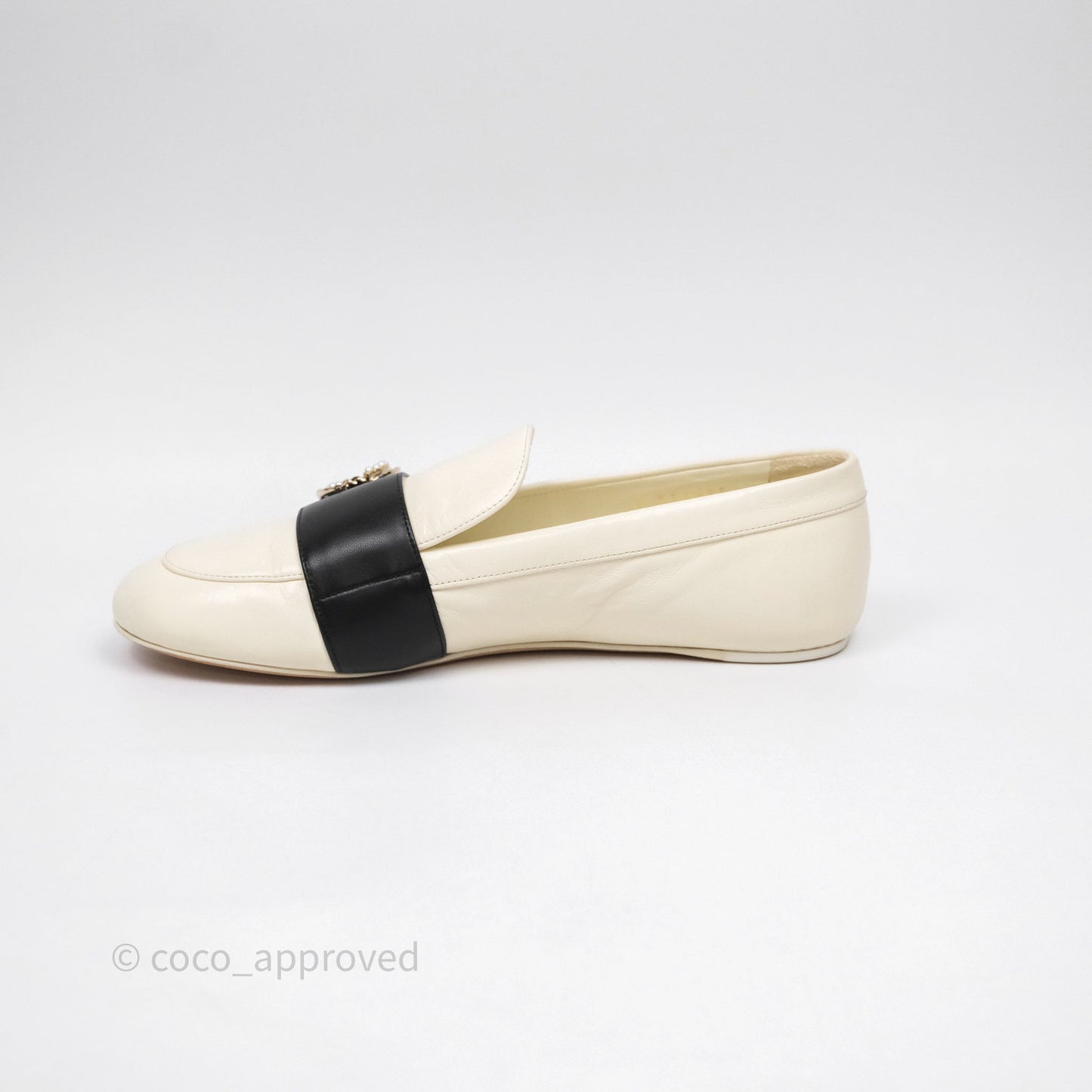 Chanel CC White/Black Loafers Size 37