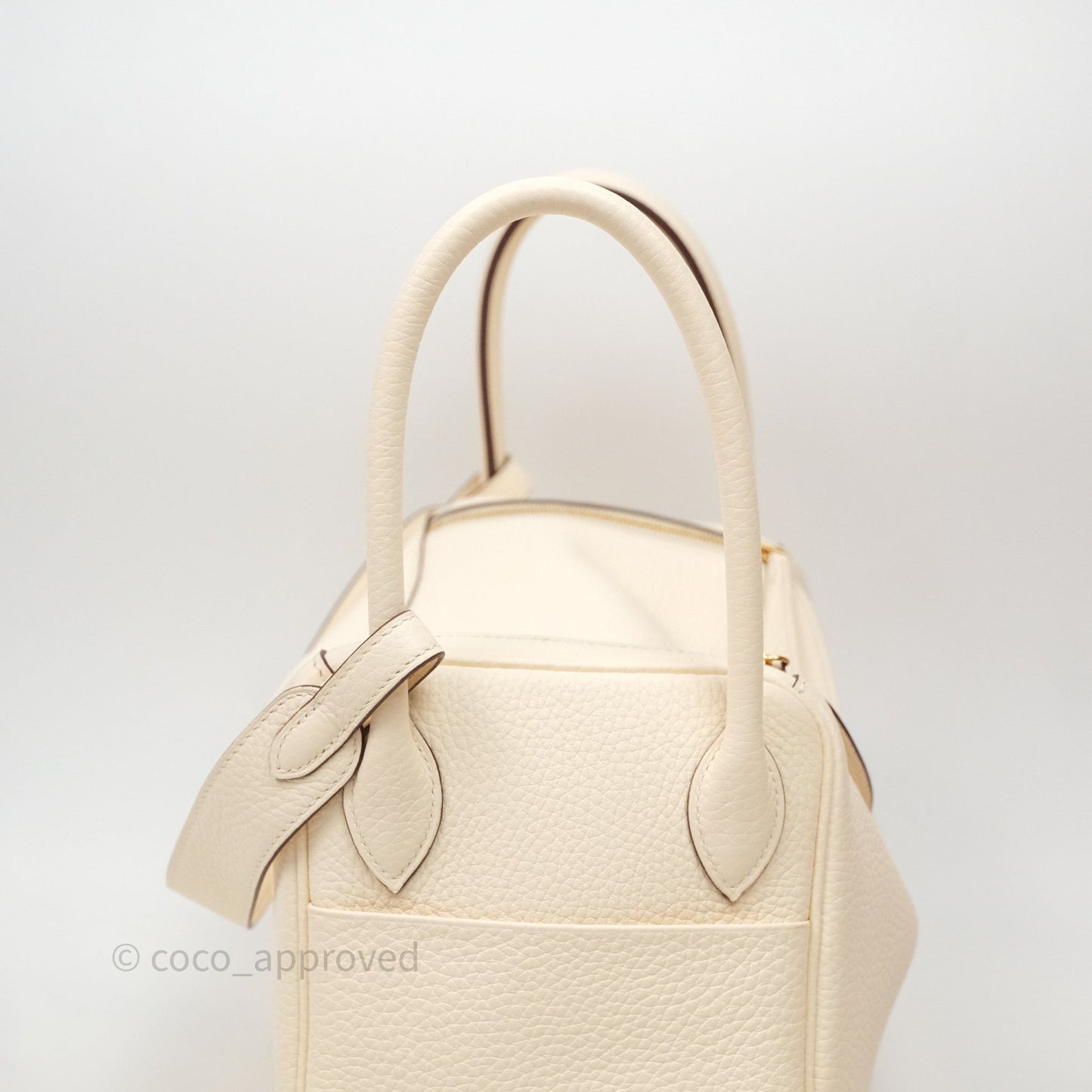 Hermès Lindy 26 Nata I2 Taurillon Clemence Gold Hardware