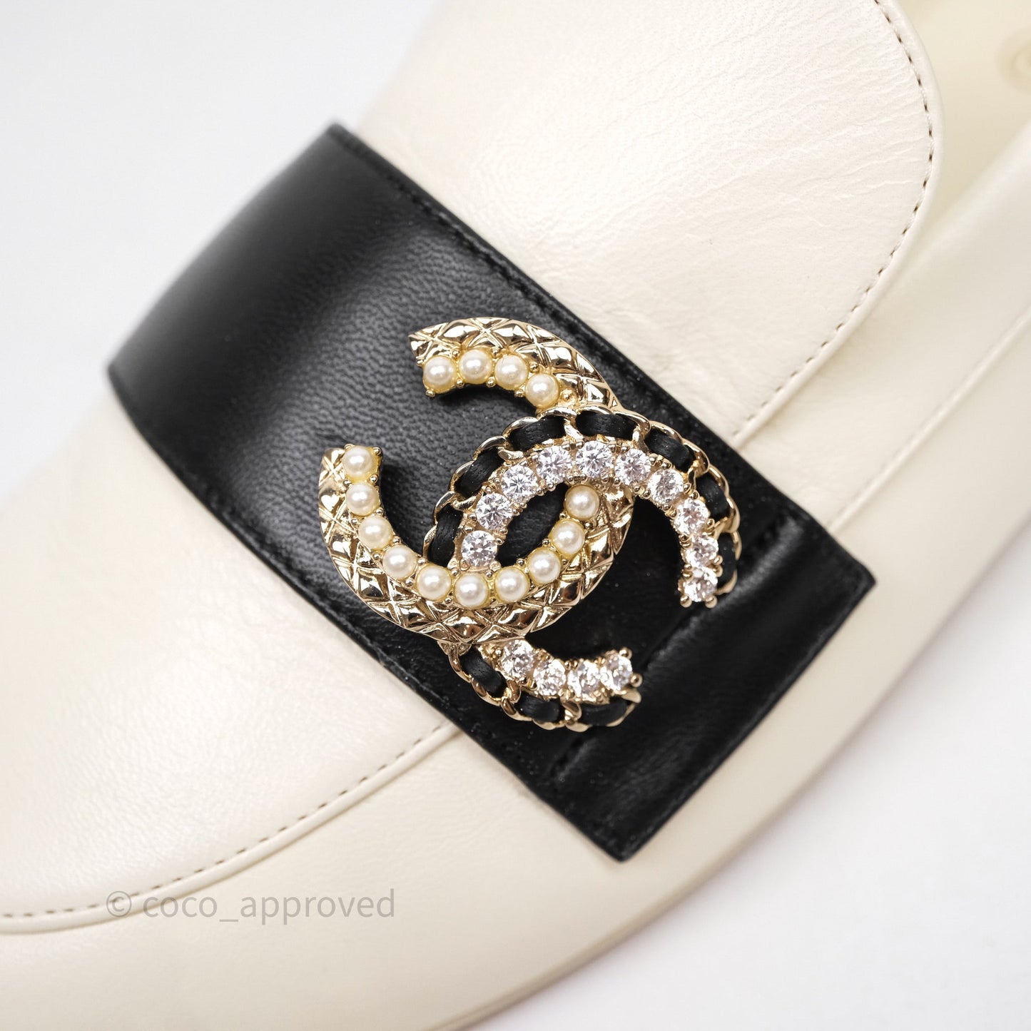 Chanel CC White/Black Loafers Size 37
