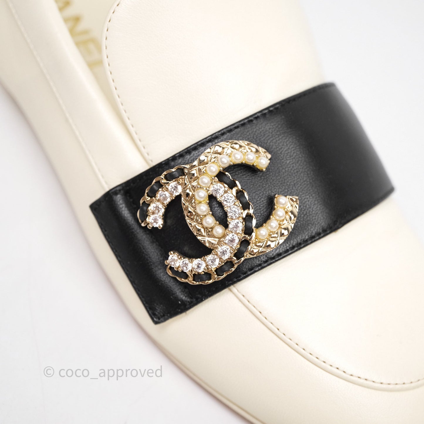 Chanel CC White/Black Loafers Size 37