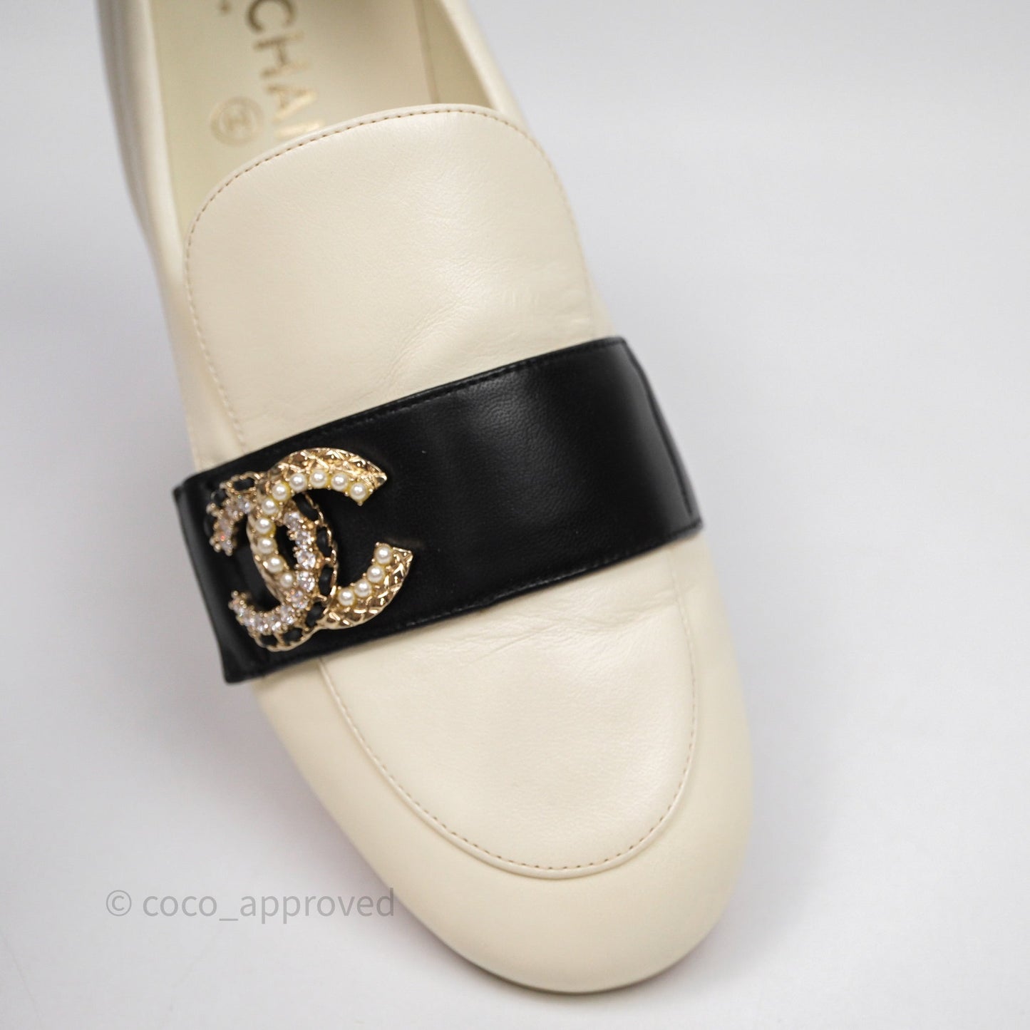 Chanel CC White/Black Loafers Size 37
