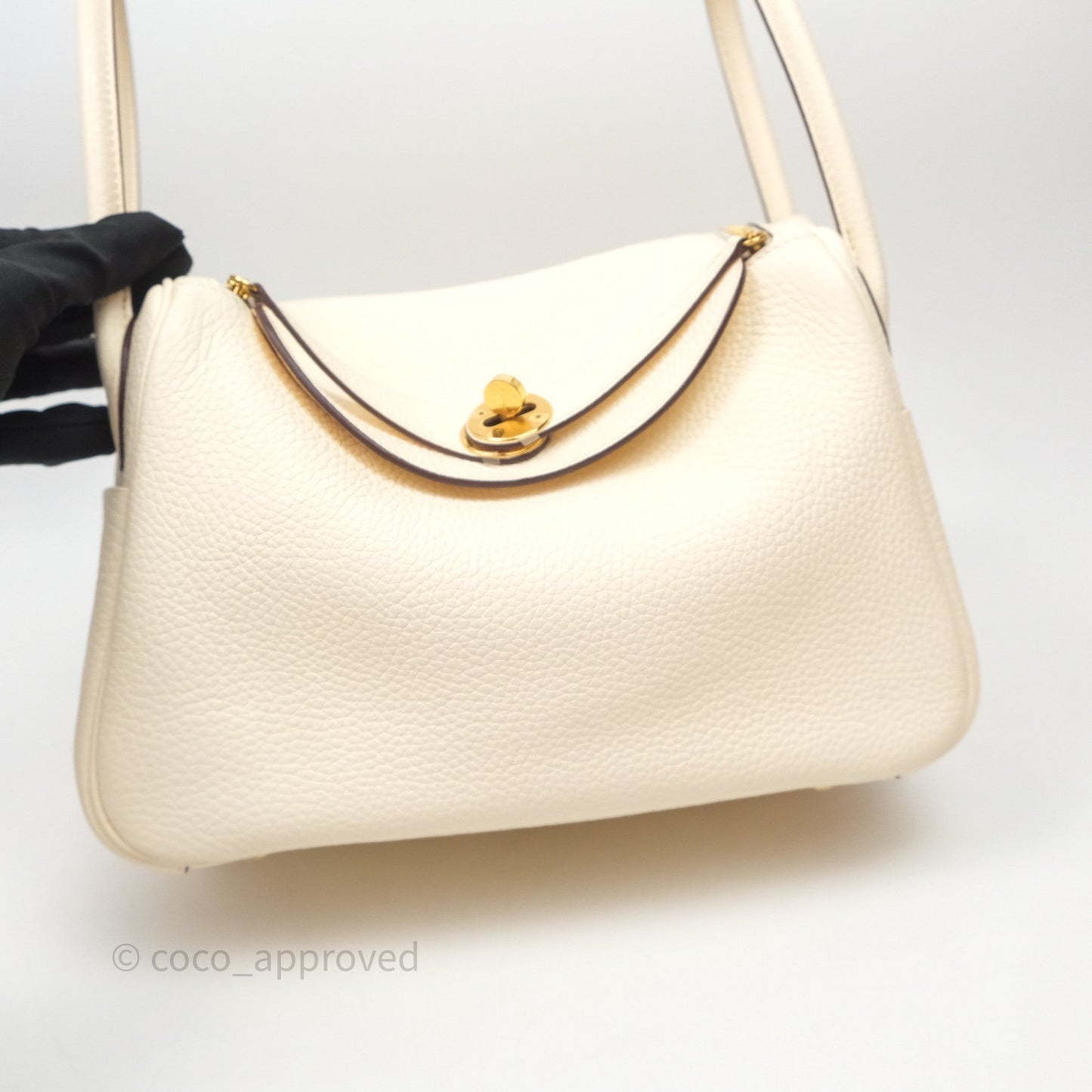 Hermès Lindy 26 Nata I2 Taurillon Clemence Gold Hardware