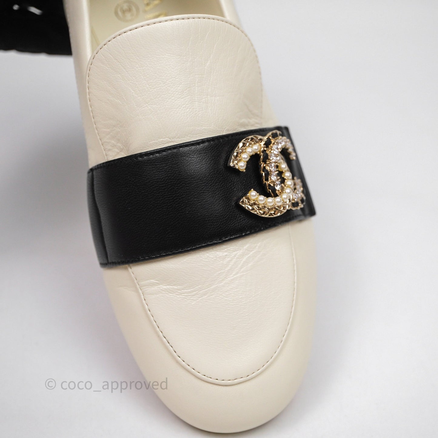 Chanel CC White/Black Loafers Size 37