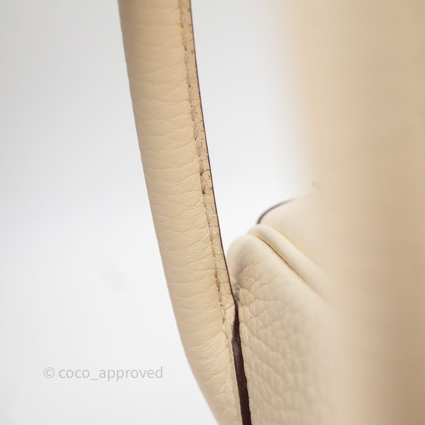 Hermès Lindy 26 Nata I2 Taurillon Clemence Gold Hardware
