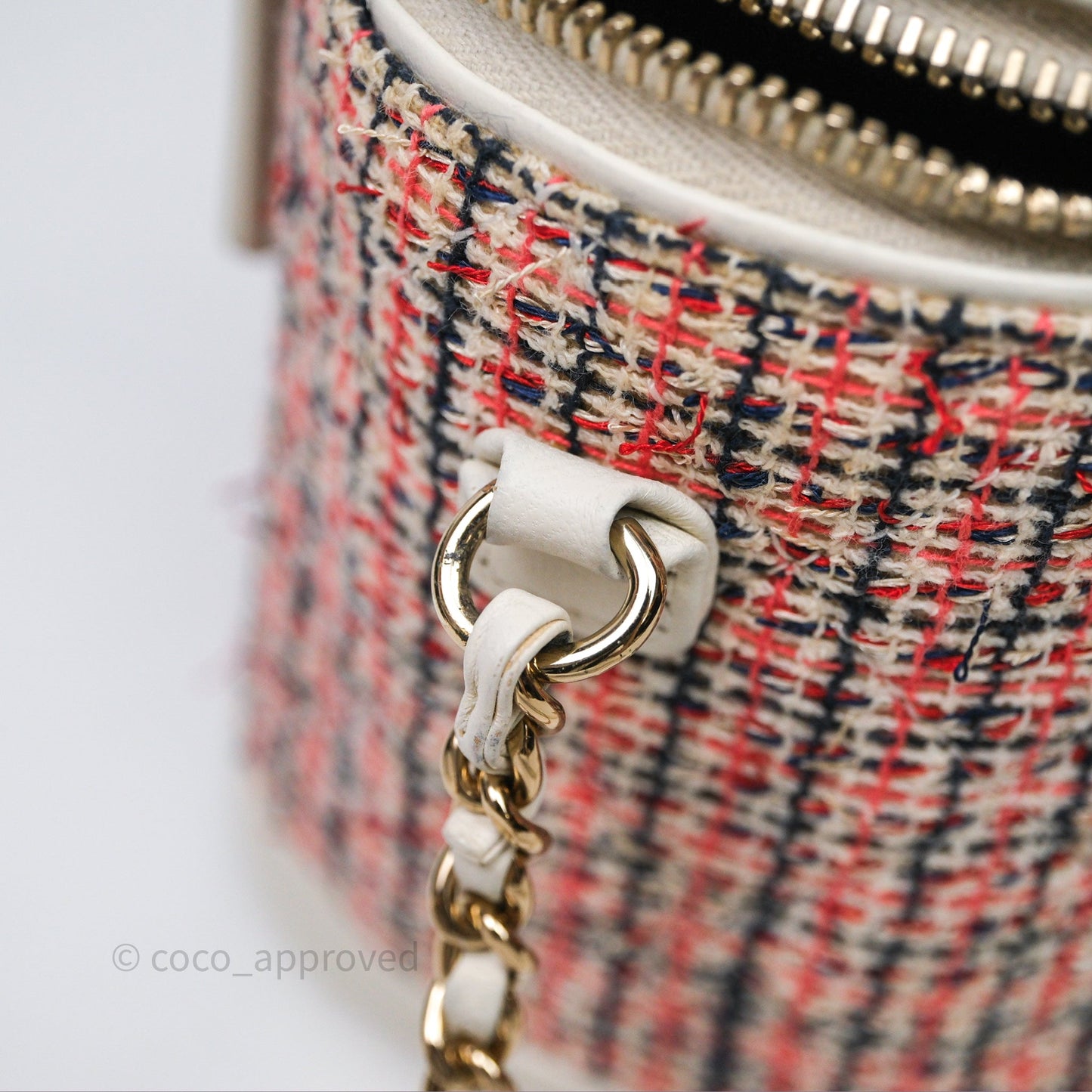 Chanel Round Vanity Clutch With Chain White Tweed Gold Hardware