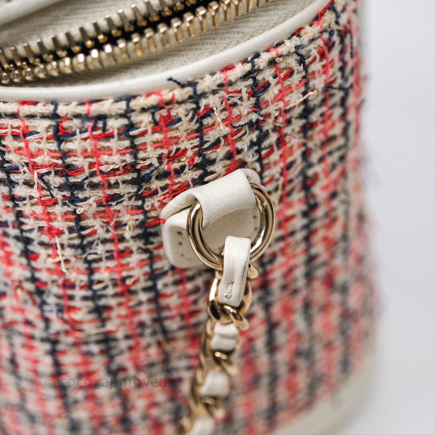 Chanel Round Vanity Clutch With Chain White Tweed Gold Hardware