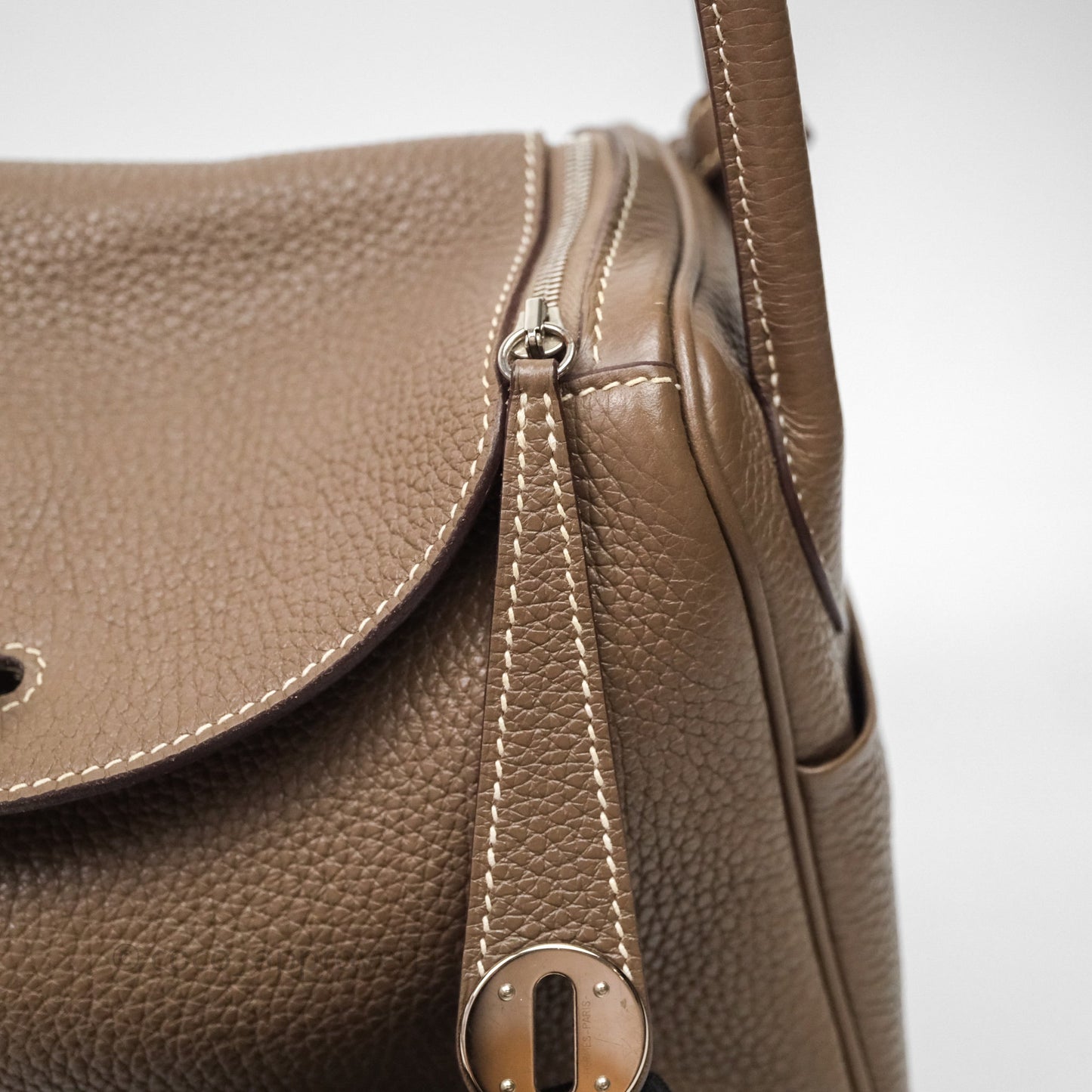 Hermès Lindy 26 Etoupe 18 Clemence Palladium Hardware