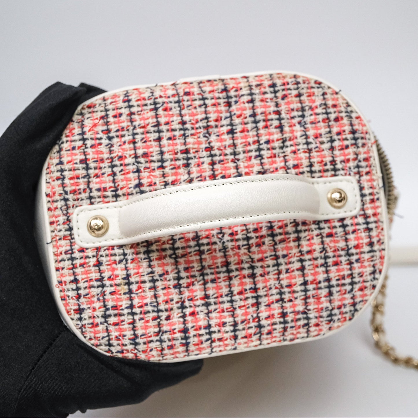Chanel Round Vanity Clutch With Chain White Tweed Gold Hardware