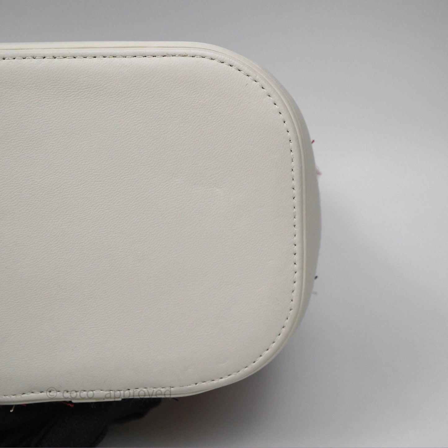 Chanel Round Vanity Clutch With Chain White Tweed Gold Hardware
