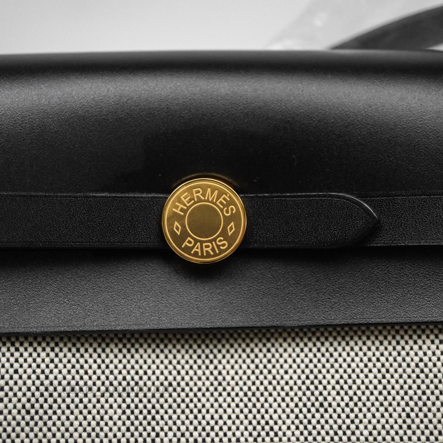Hermès Herbag Zip 20 Mini Ecru-Noir Canvas Gold Hardware