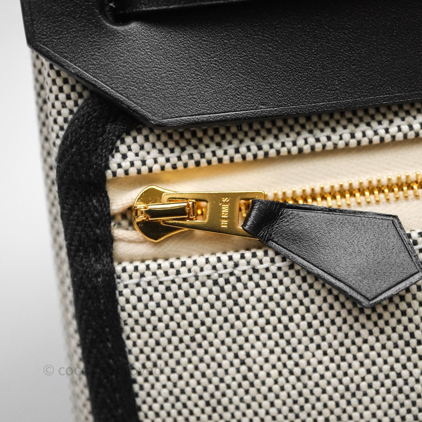 Hermès Herbag Zip 20 Mini Ecru-Noir Canvas Gold Hardware
