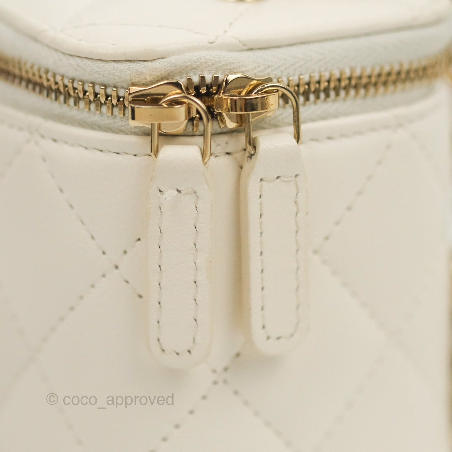 Chanel Mini Ball Crush Vanity With Chain White Lambskin Gold Hardware