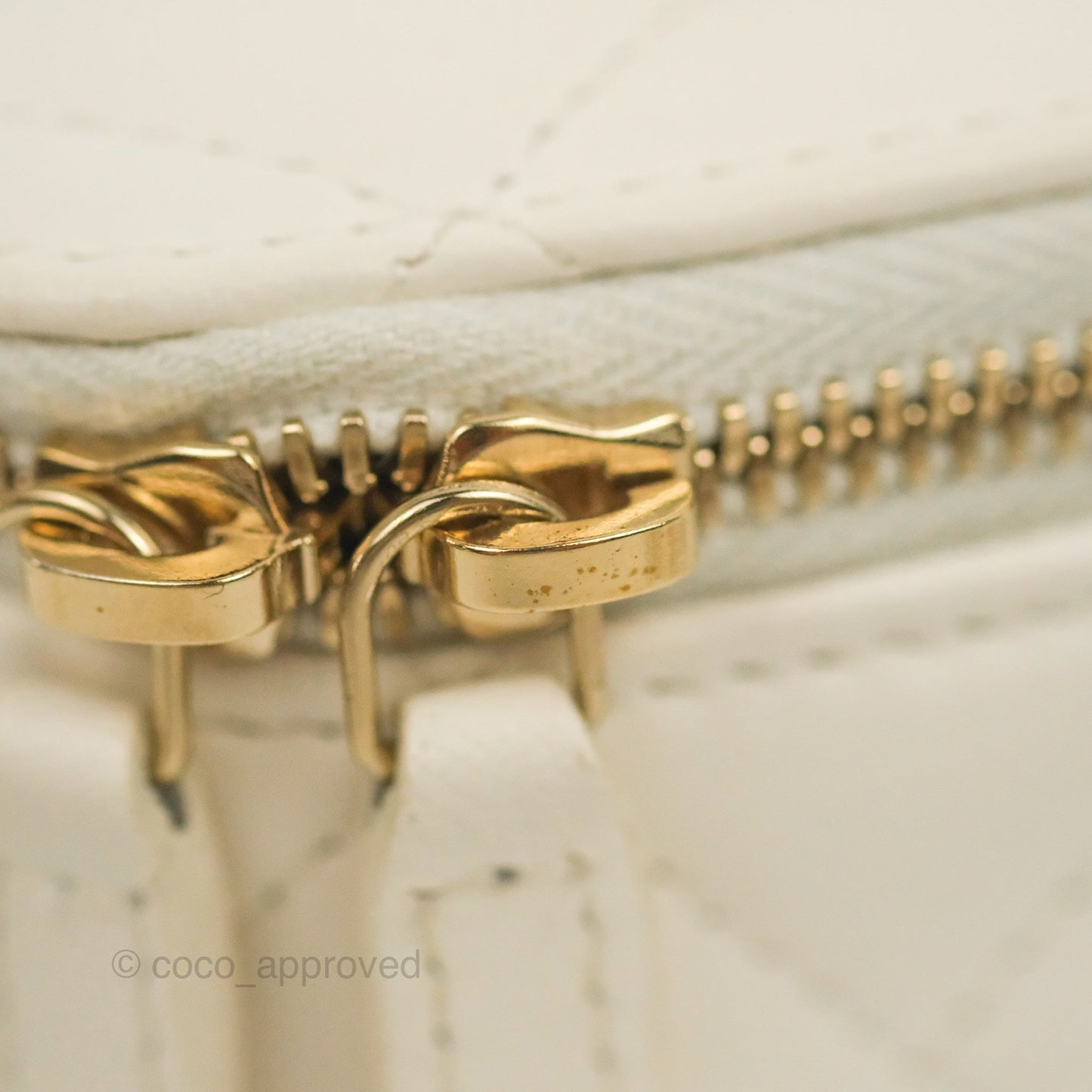 Chanel Mini Ball Crush Vanity With Chain White Lambskin Gold Hardware