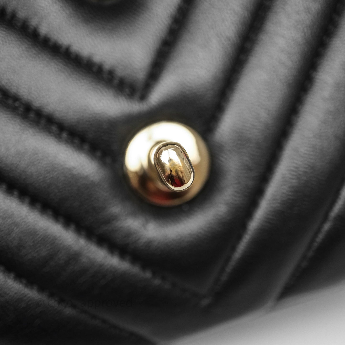 Chanel Classic Medium Flap Chevron Black Lambskin Gold Hardware