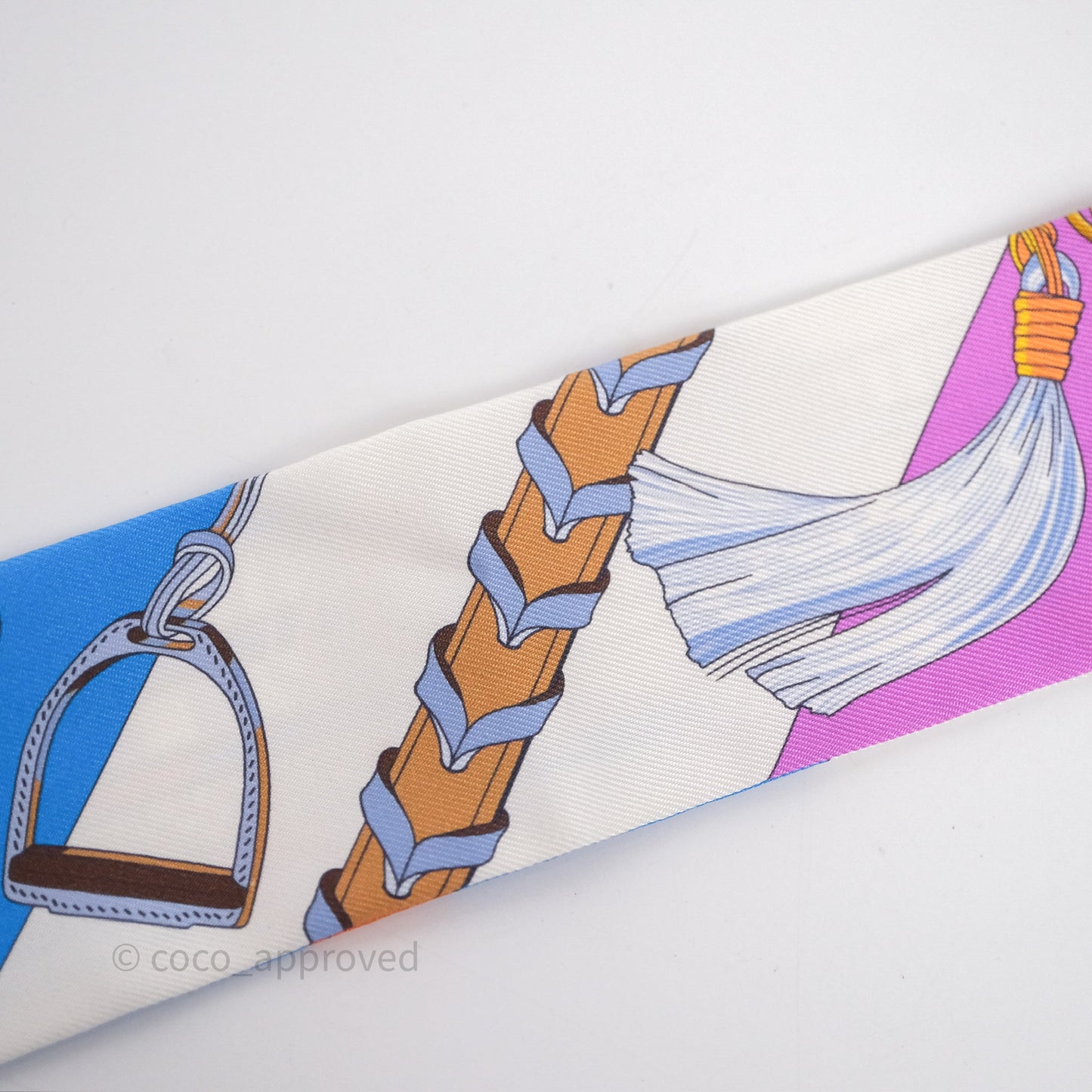 Hermès Brides et Gris-Gris Silk Twilly