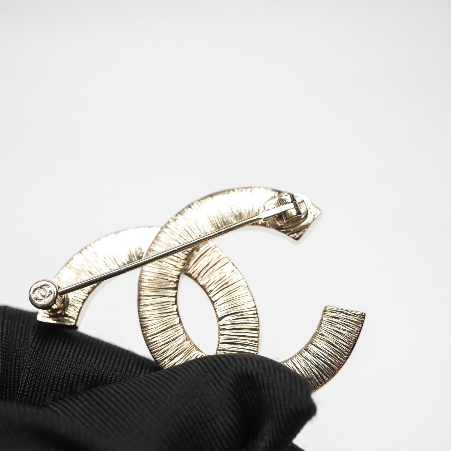 Chanel Crystal White Resin Brooch Gold Tone 21B