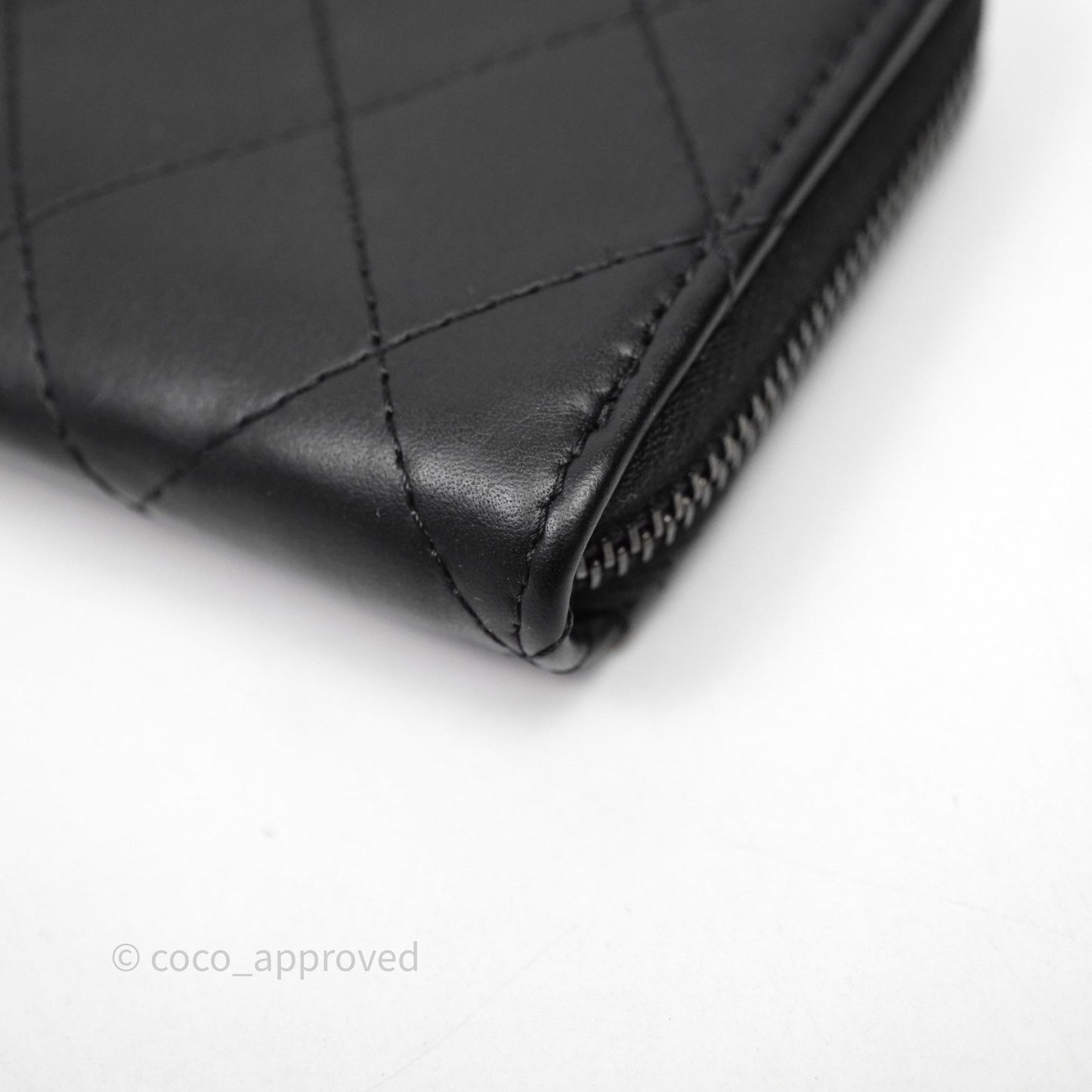 Chanel Quilted Zip Card Holder So Black Lambskin