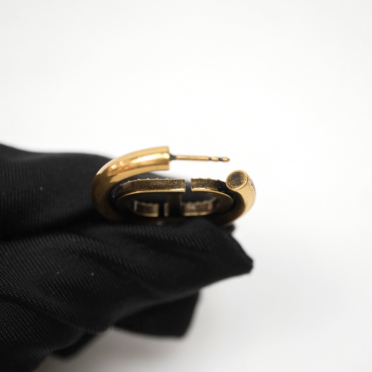 Christian Dior 30 Montaigne Crystal Hoop Earrings Gold Tone