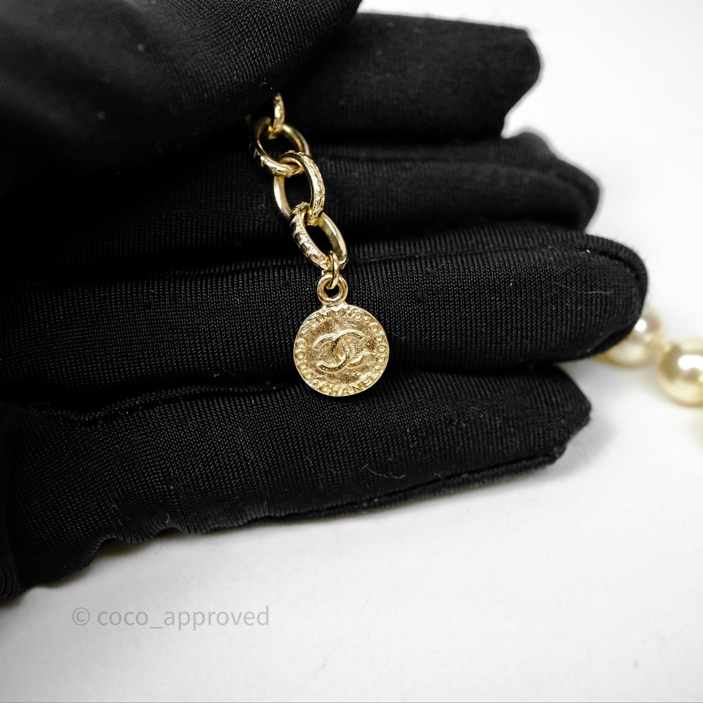 Chanel CC Pearl Necklace Gold Tone 19V