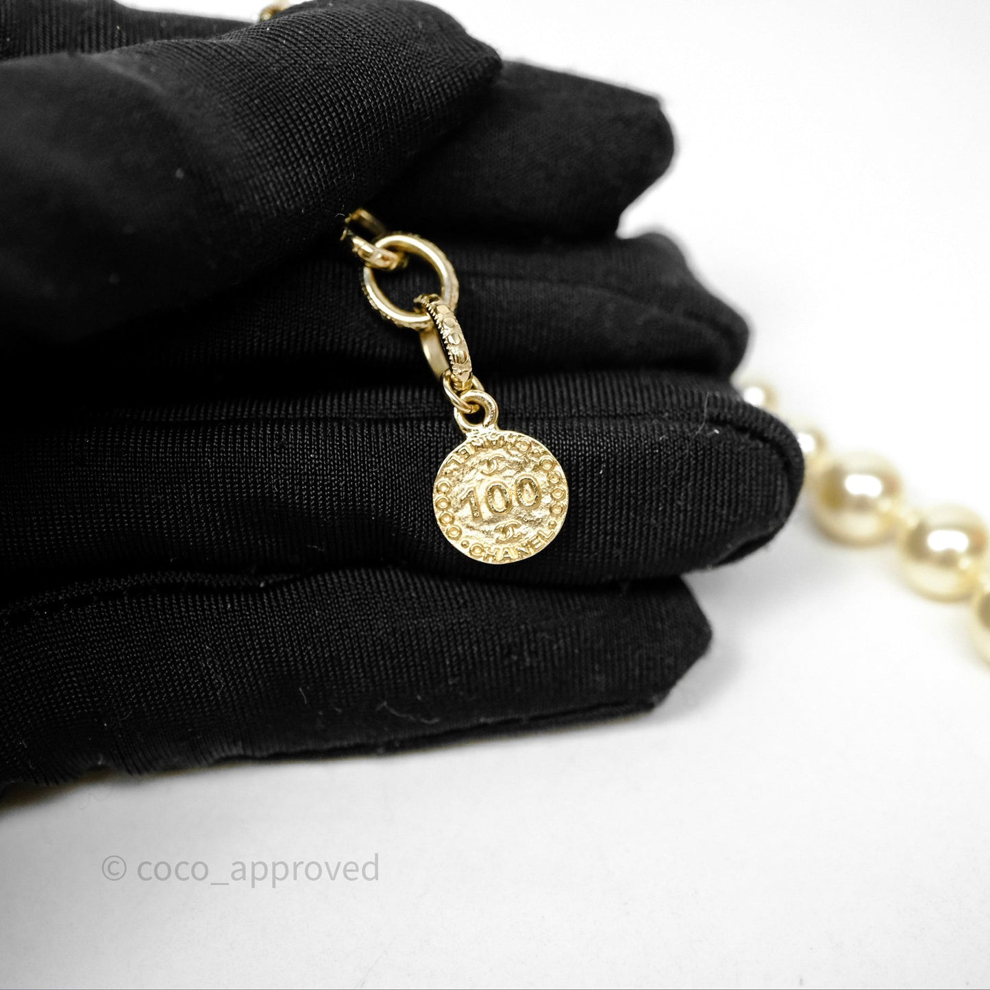 Chanel CC Pearl Necklace Gold Tone 19V