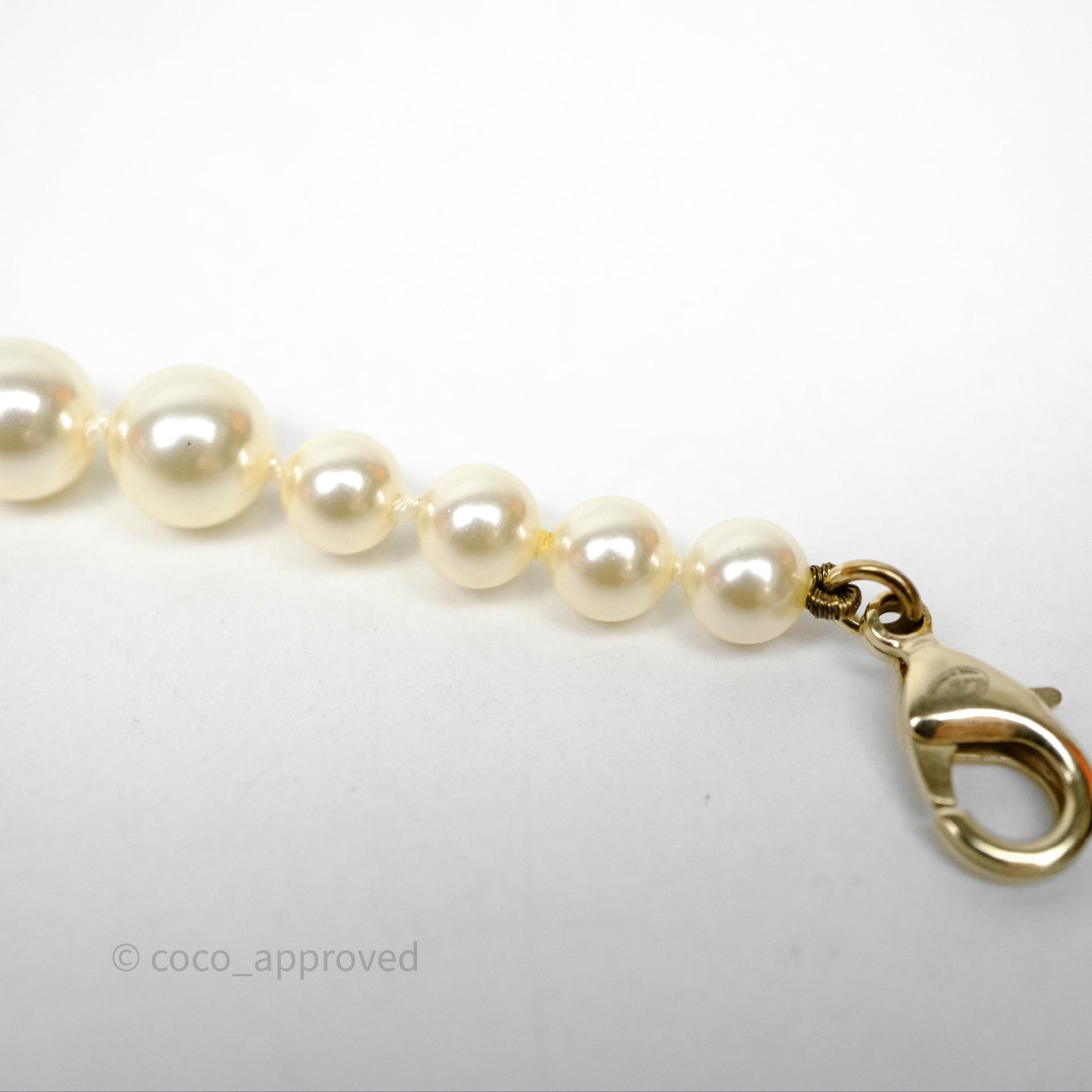 Chanel CC Pearl Necklace Gold Tone 19V