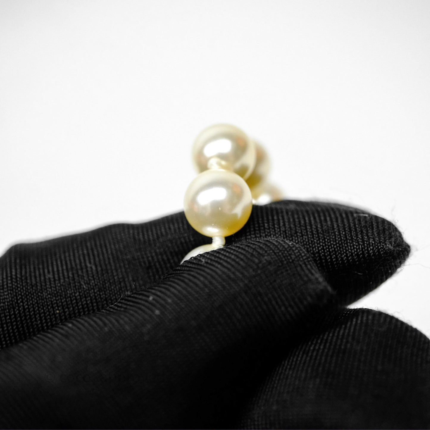 Chanel CC Pearl Necklace Gold Tone 19V