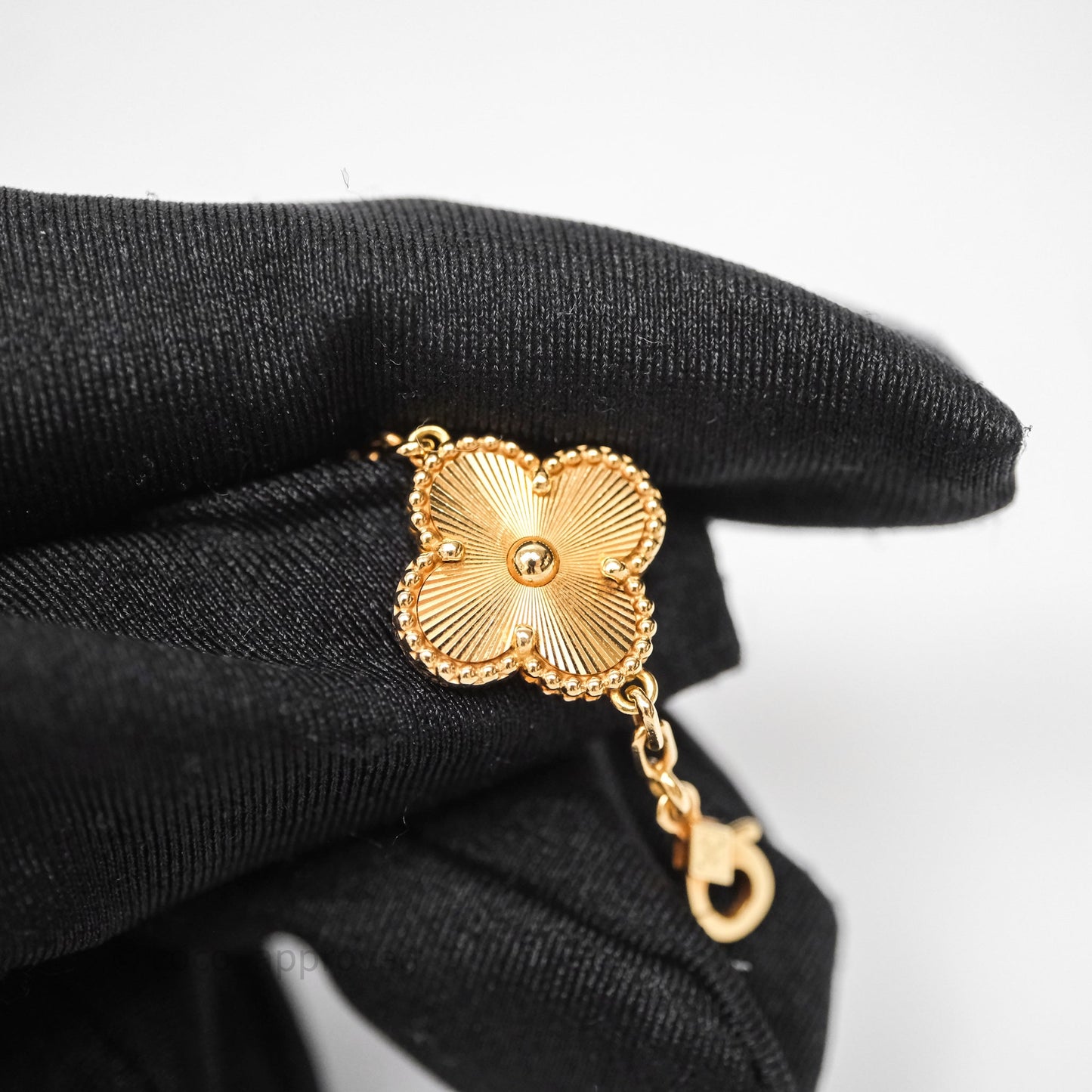 Van Cleef & Arpels Vintage Alhambra 5 Motifs Yellow Gold Bracelet
