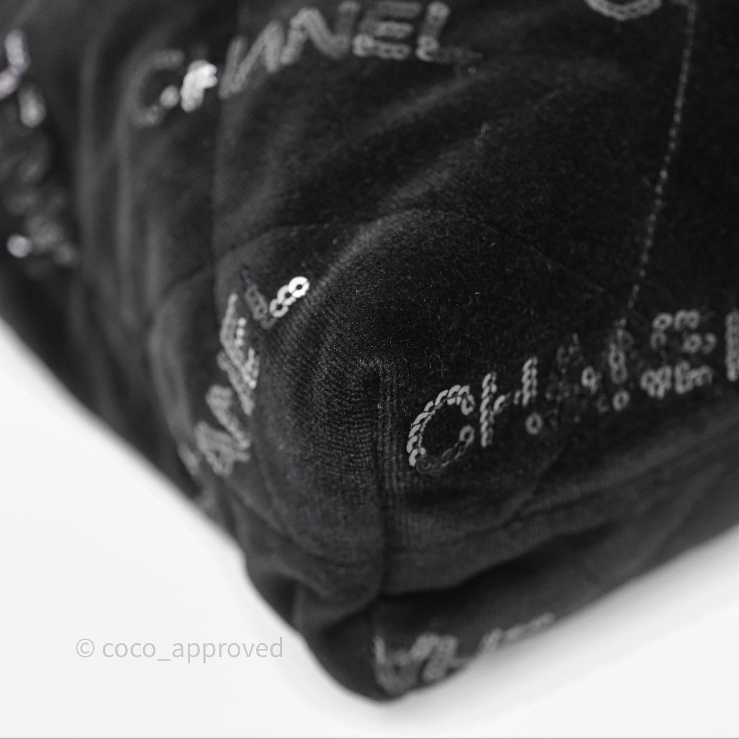 Chanel 22 Small Sequins Logo Black Velvet