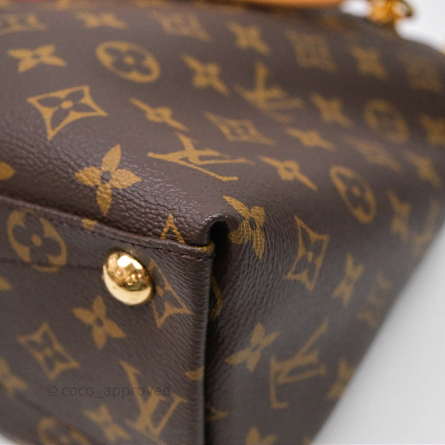 Louis Vuitton V Tote MM Monogram Canvas
