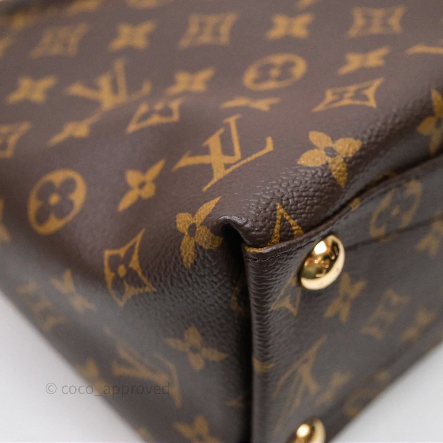 Louis Vuitton V Tote MM Monogram Canvas