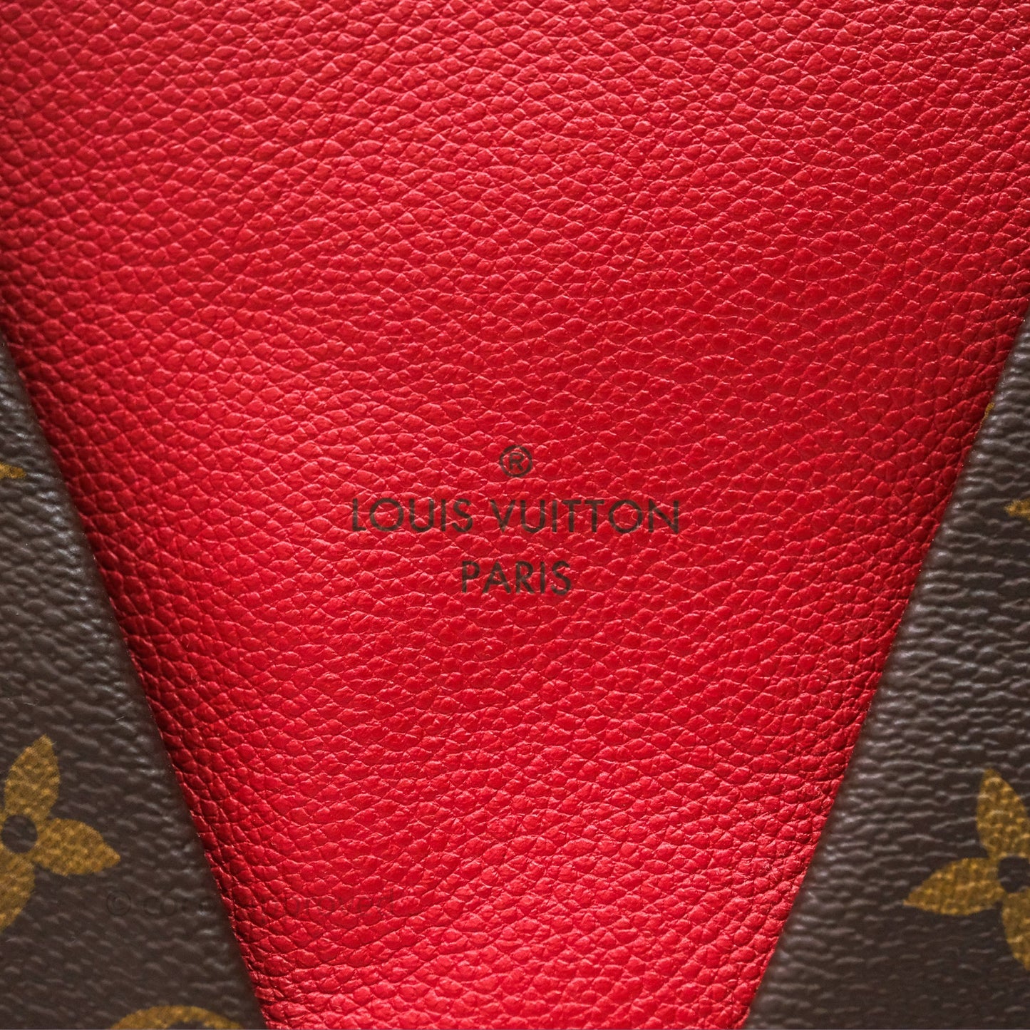 Louis Vuitton V Tote MM Monogram Canvas
