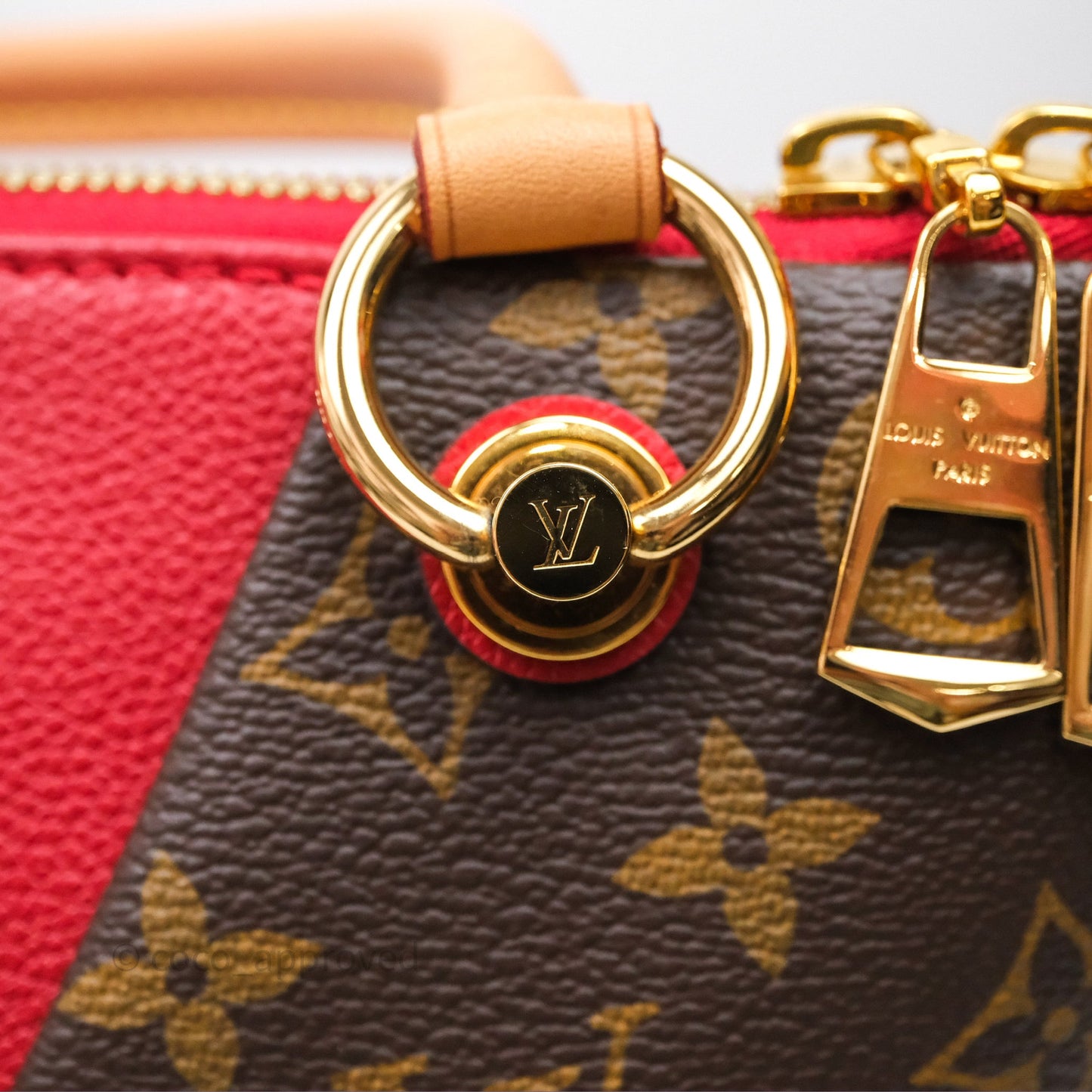 Louis Vuitton V Tote MM Monogram Canvas