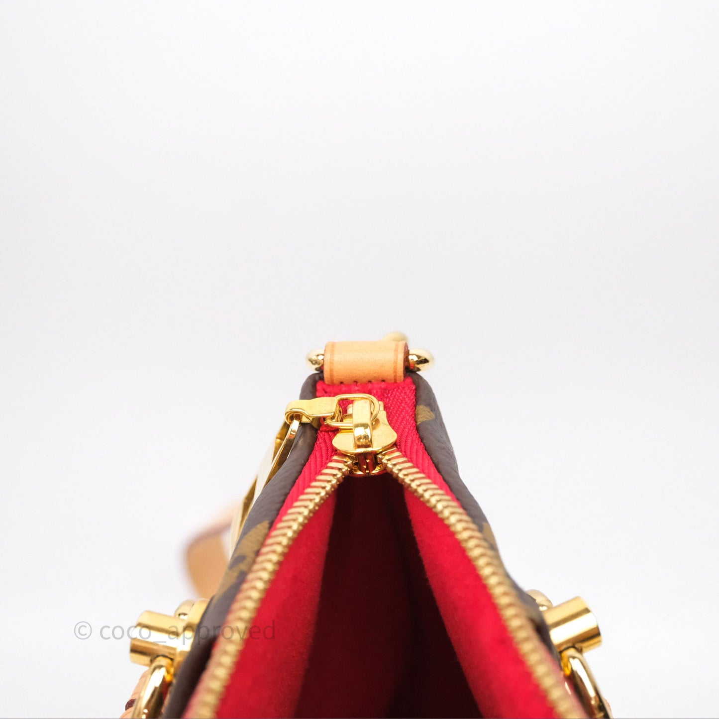 Louis Vuitton V Tote MM Monogram Canvas