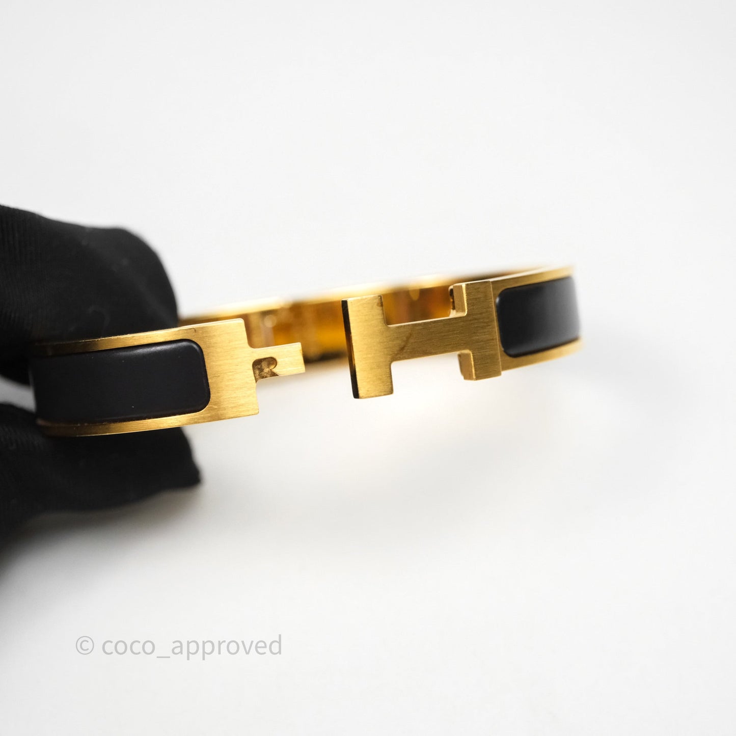 Hermès Clic HH Bracelet Matte Black Brushed Gold