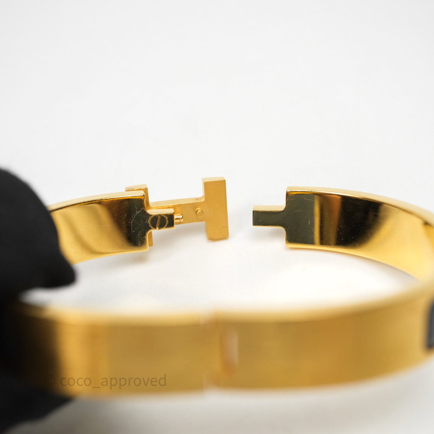 Hermès Clic HH Bracelet Matte Black Brushed Gold