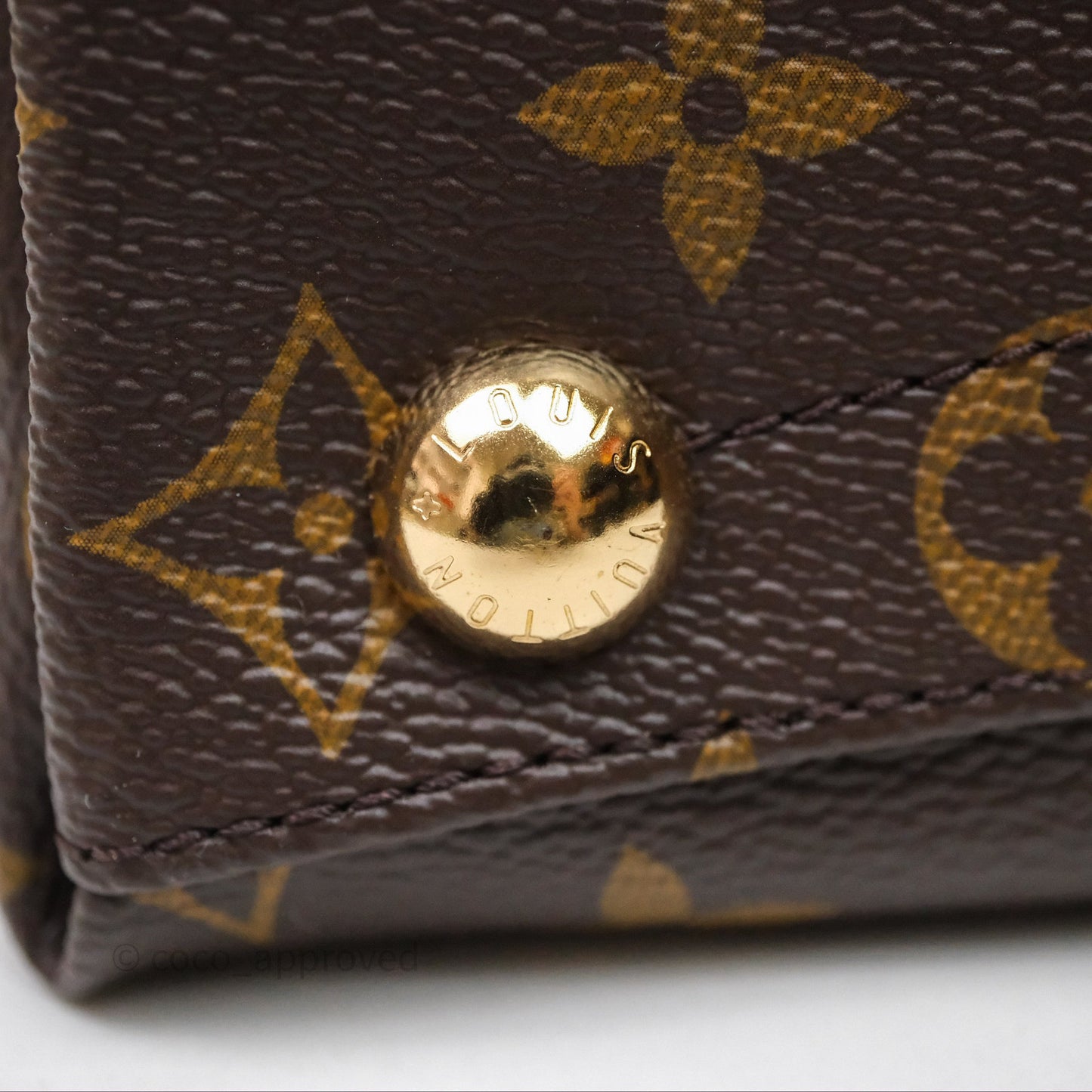 Louis Vuitton V Tote MM Monogram Canvas