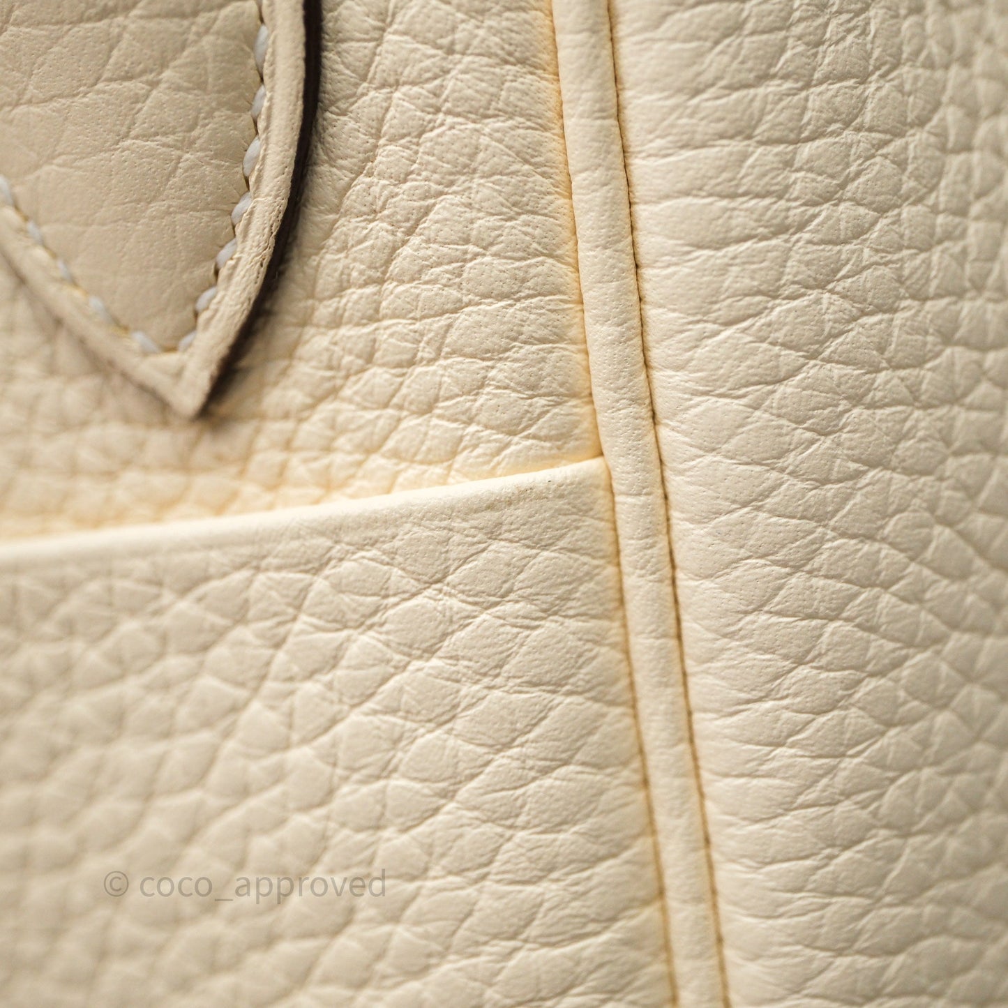 Hermès Lindy 26 Nata I2 Taurillon Clemence Gold Hardware
