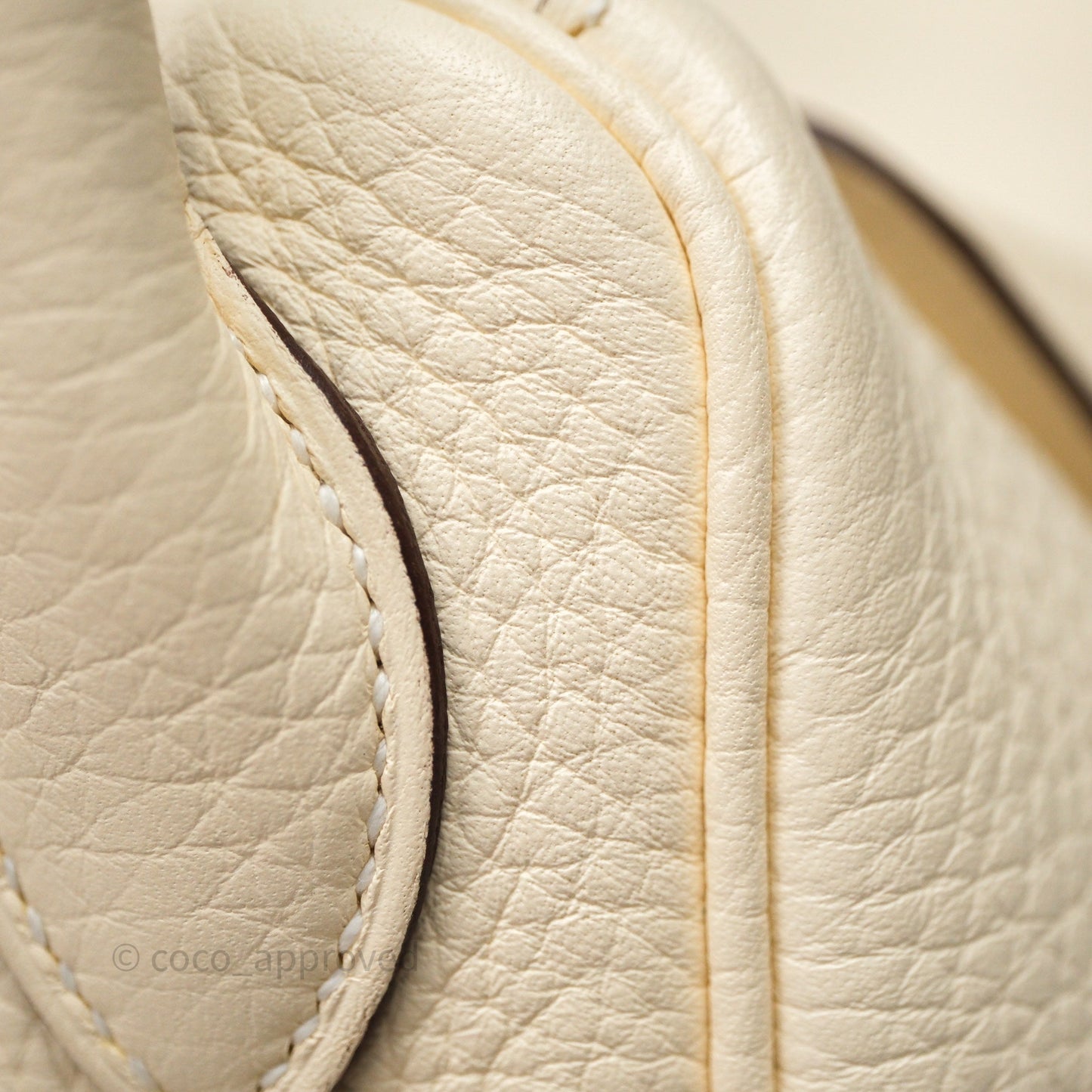 Hermès Lindy 26 Nata I2 Taurillon Clemence Gold Hardware